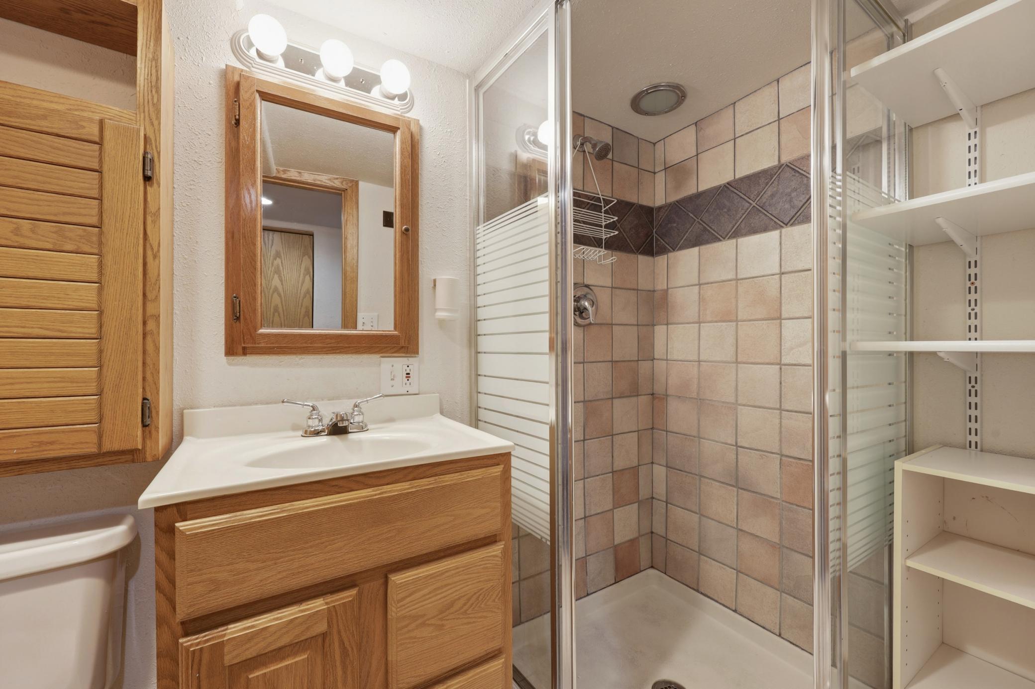 1959 single family home for sale at 1401 19th Street S in Fargo, ND — 5 bed, 3 bath (photo 35 of 54)