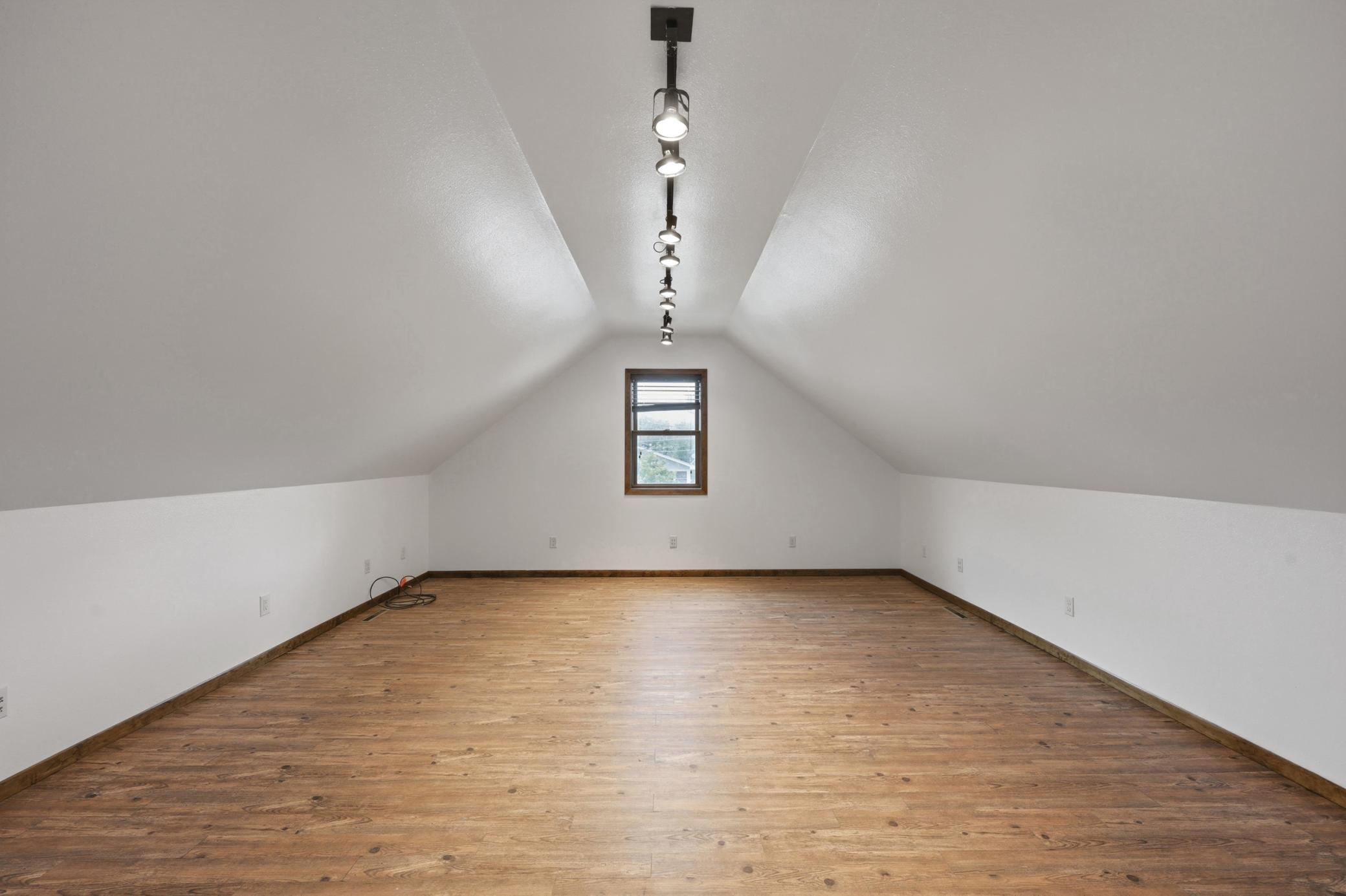 1959 single family home for sale at 1401 19th Street S in Fargo, ND — 5 bed, 3 bath (photo 41 of 54)