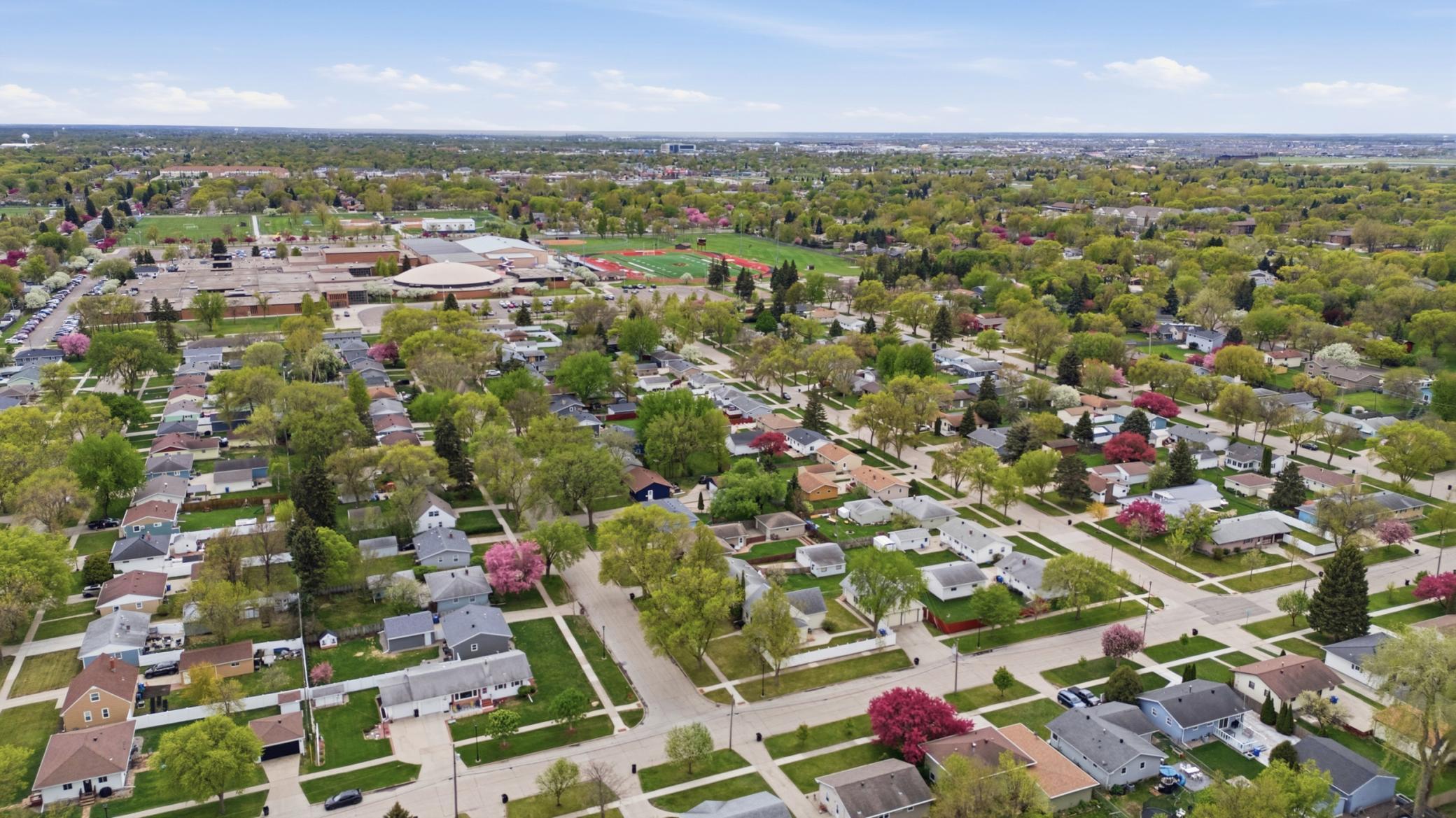 1959 single family home for sale at 1401 19th Street S in Fargo, ND — 5 bed, 3 bath (photo 46 of 54)