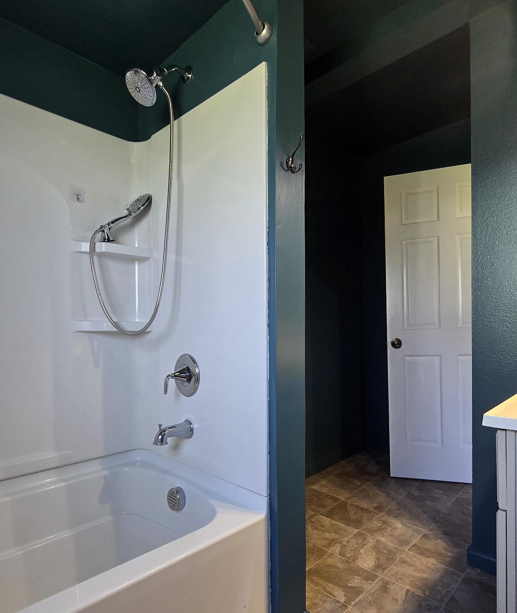 1900 single family home for sale at 707 Irvine Avenue NW in Bemidji, MN — 3 bed, 1 bath (photo 11 of 22)