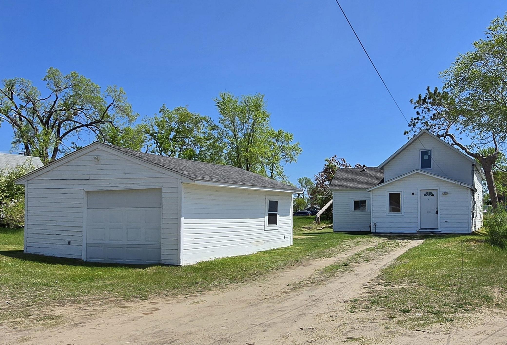 1900 single family home for sale at 707 Irvine Avenue NW in Bemidji, MN — 3 bed, 1 bath (photo 22 of 22)