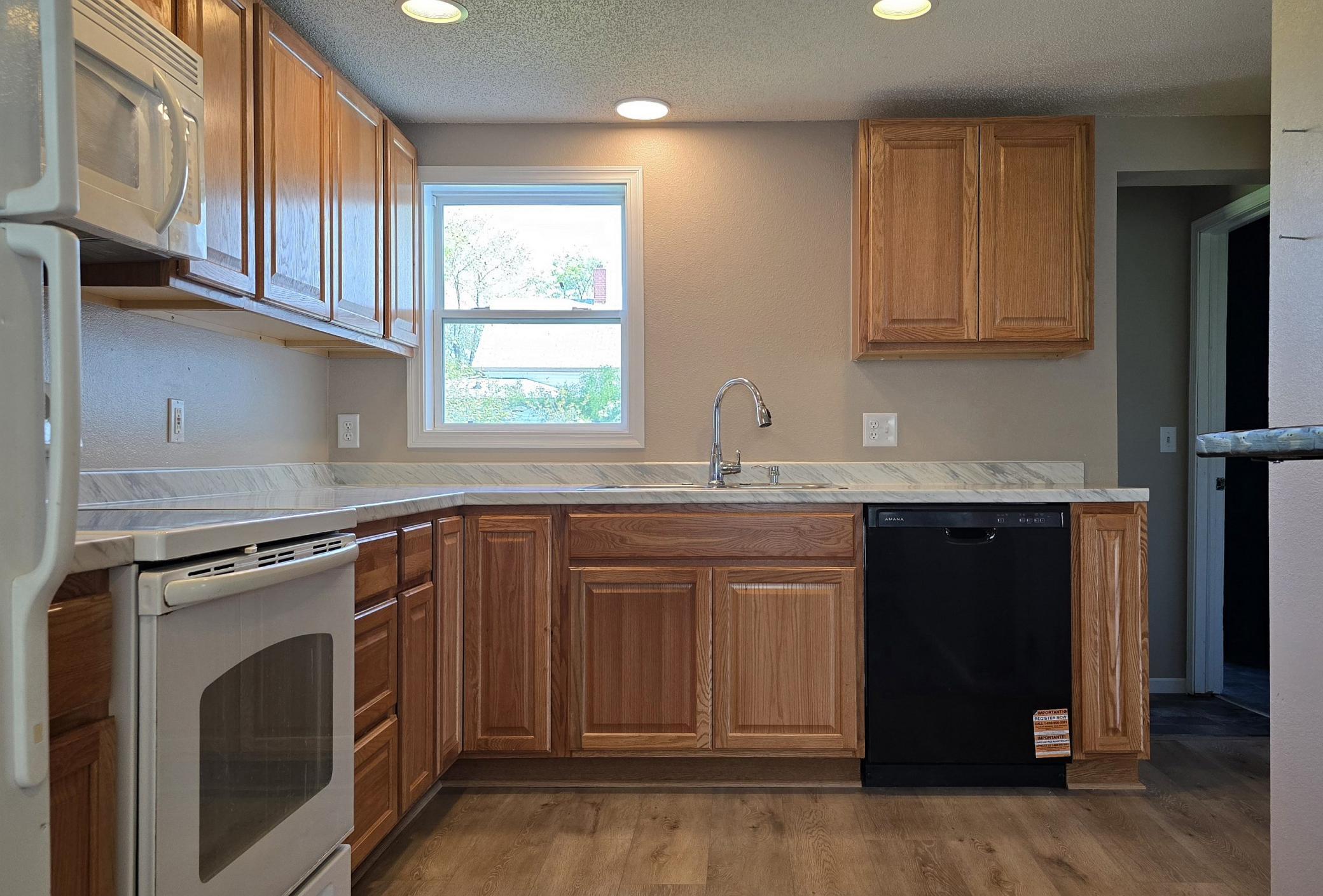 1900 single family home for sale at 707 Irvine Avenue NW in Bemidji, MN — 3 bed, 1 bath (photo 9 of 22)