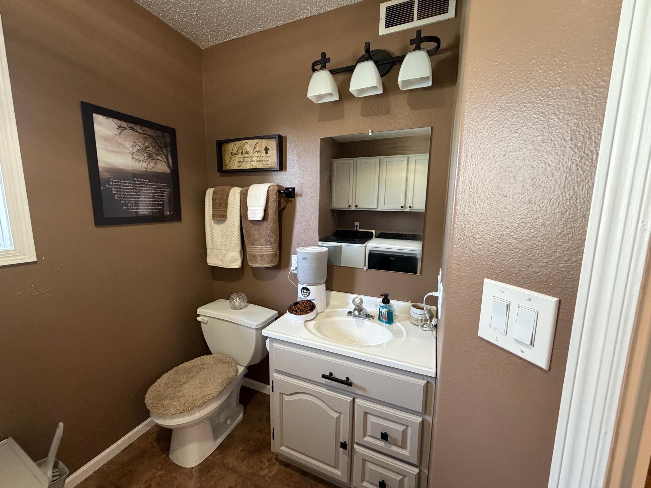2000 single family home for sale at 701 Lincoln Street in Lisbon, ND — 4 bed, 4 bath (photo 20 of 45)