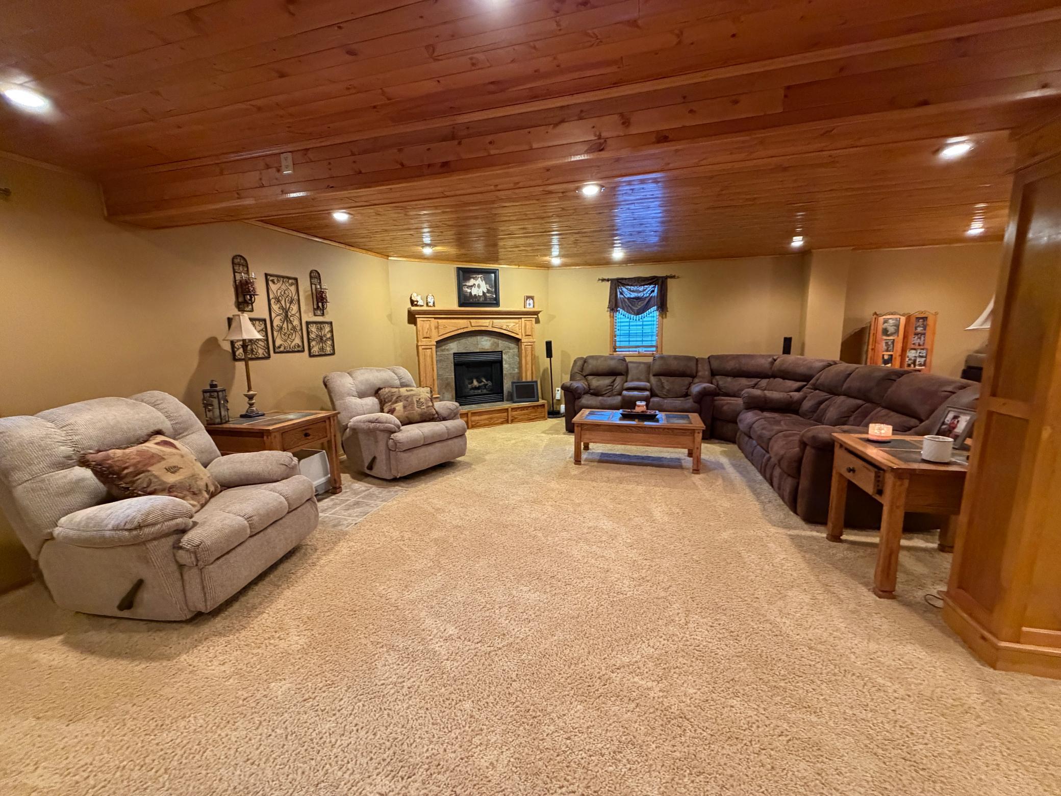 2000 single family home for sale at 701 Lincoln Street in Lisbon, ND — 4 bed, 4 bath (photo 22 of 45)