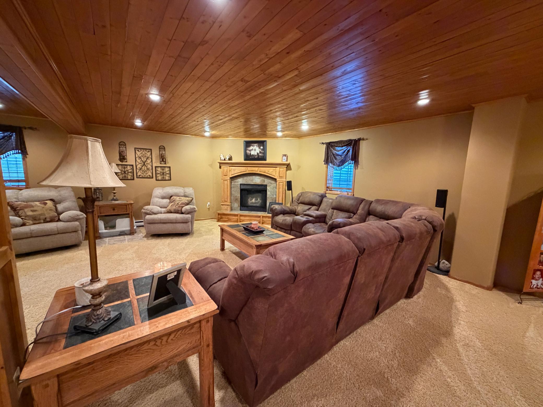 2000 single family home for sale at 701 Lincoln Street in Lisbon, ND — 4 bed, 4 bath (photo 27 of 45)