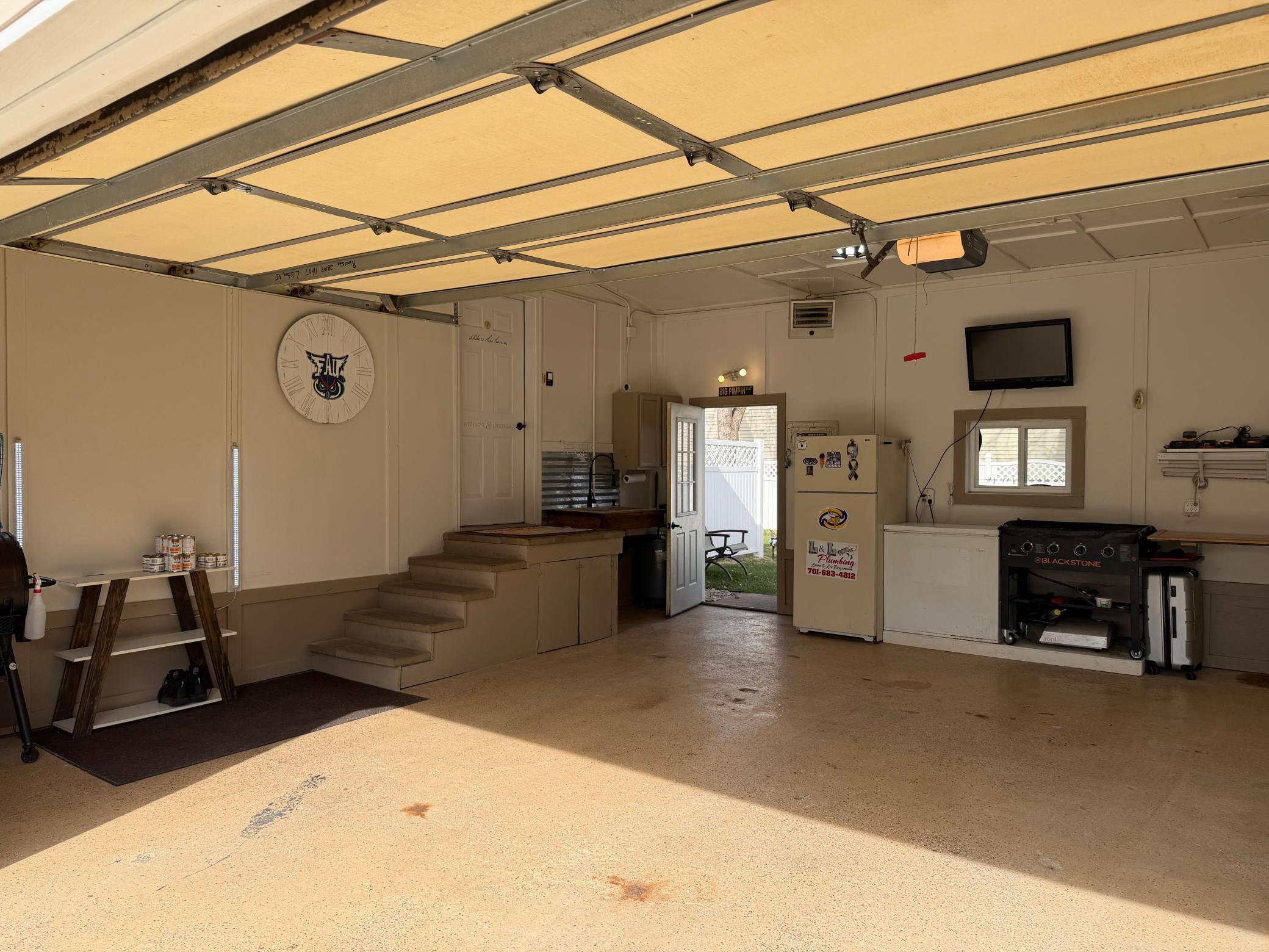 2000 single family home for sale at 701 Lincoln Street in Lisbon, ND — 4 bed, 4 bath (photo 32 of 45)