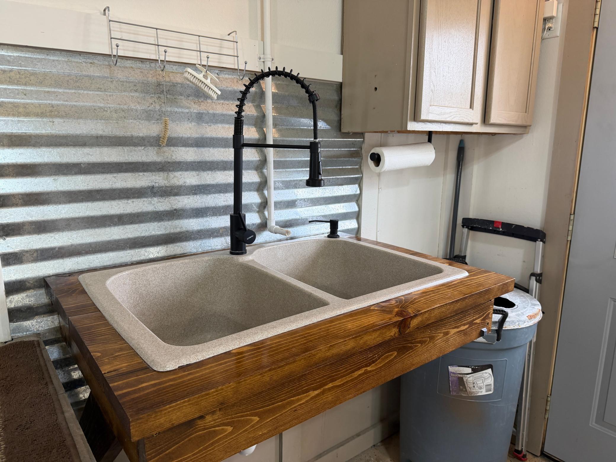 2000 single family home for sale at 701 Lincoln Street in Lisbon, ND — 4 bed, 4 bath (photo 35 of 45)