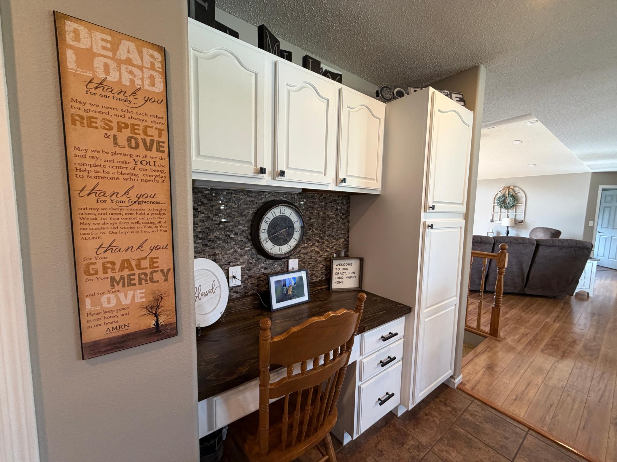 2000 single family home for sale at 701 Lincoln Street in Lisbon, ND — 4 bed, 4 bath (photo 7 of 45)