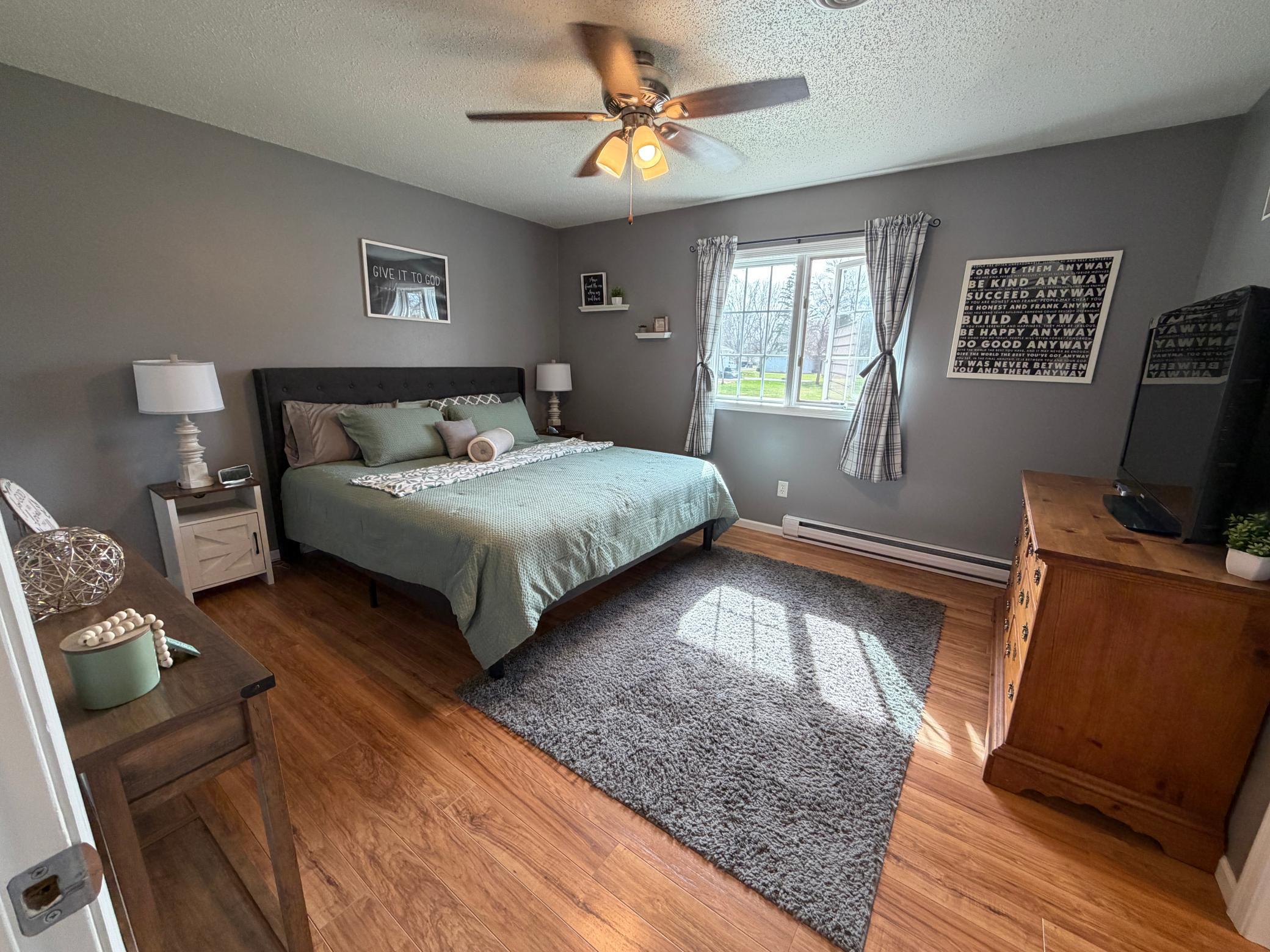 2000 single family home for sale at 701 Lincoln Street in Lisbon, ND — 4 bed, 4 bath (photo 9 of 45)