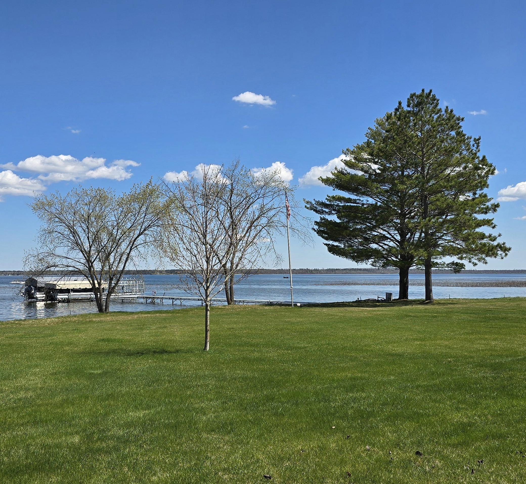 2001 townhouse for sale at 4524 Birchmont Drive NE in Bemidji, MN — 3 bed, 3 bath (photo 4 of 37)