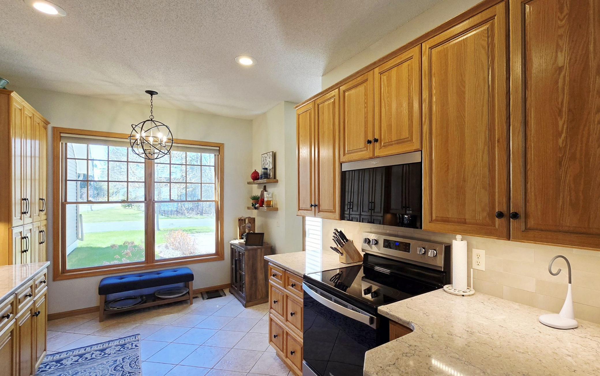 2001 townhouse for sale at 4524 Birchmont Drive NE in Bemidji, MN — 3 bed, 3 bath (photo 9 of 37)
