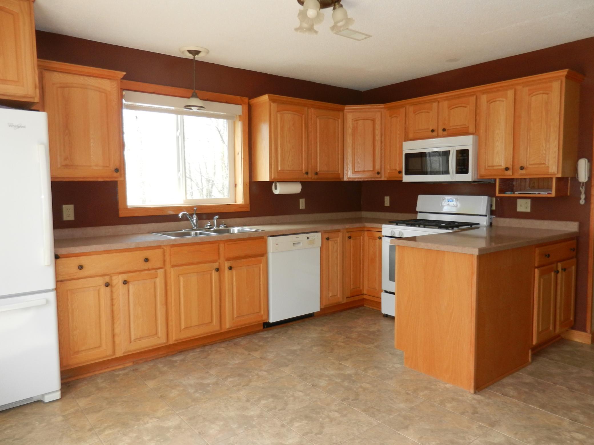 1996 single family home for sale at 46885 260th Avenue in Vergas, MN — 3 bed, 2 bath (photo 5 of 41)
