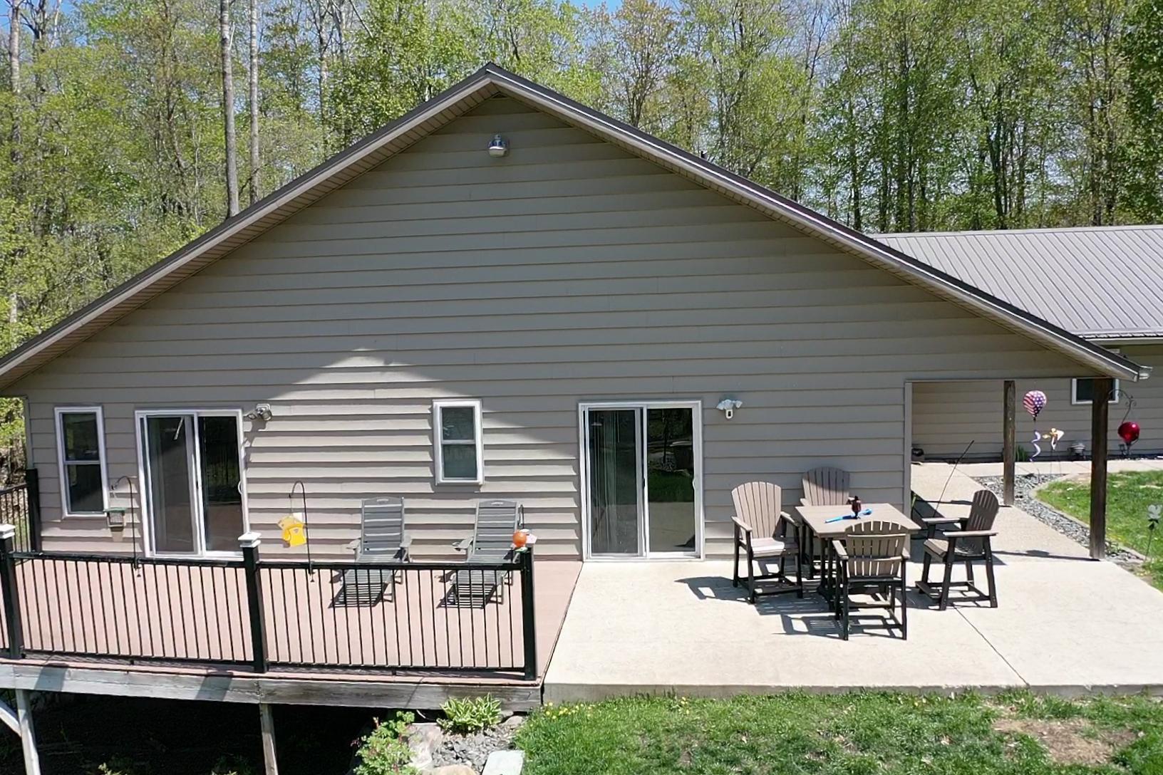 2009 single family home for sale at 48990 County Highway 17 in Vergas, MN — 4 bed, 3 bath (photo 4 of 36)