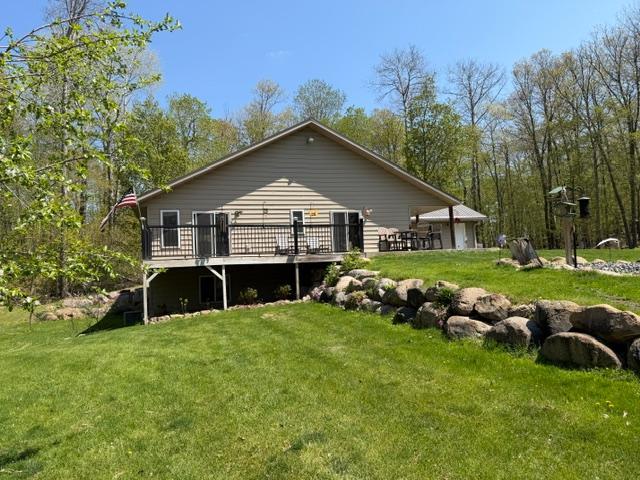 2009 single family home for sale at 48990 County Highway 17 in Vergas, MN — 4 bed, 3 bath (photo 5 of 36)