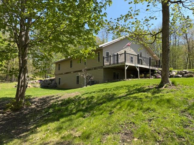 2009 single family home for sale at 48990 County Highway 17 in Vergas, MN — 4 bed, 3 bath (photo 6 of 36)