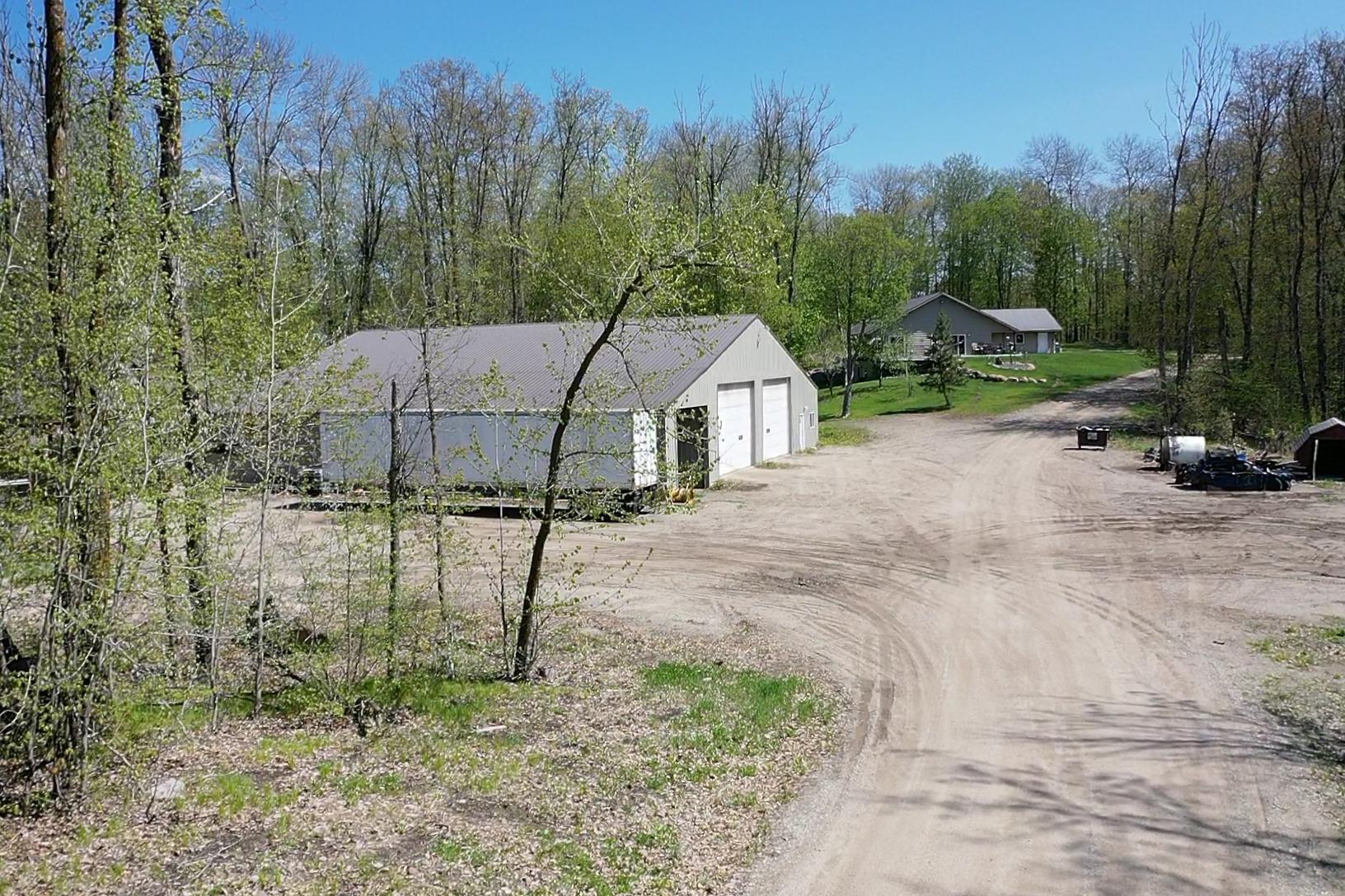2009 single family home for sale at 48990 County Highway 17 in Vergas, MN — 4 bed, 3 bath (photo 8 of 36)