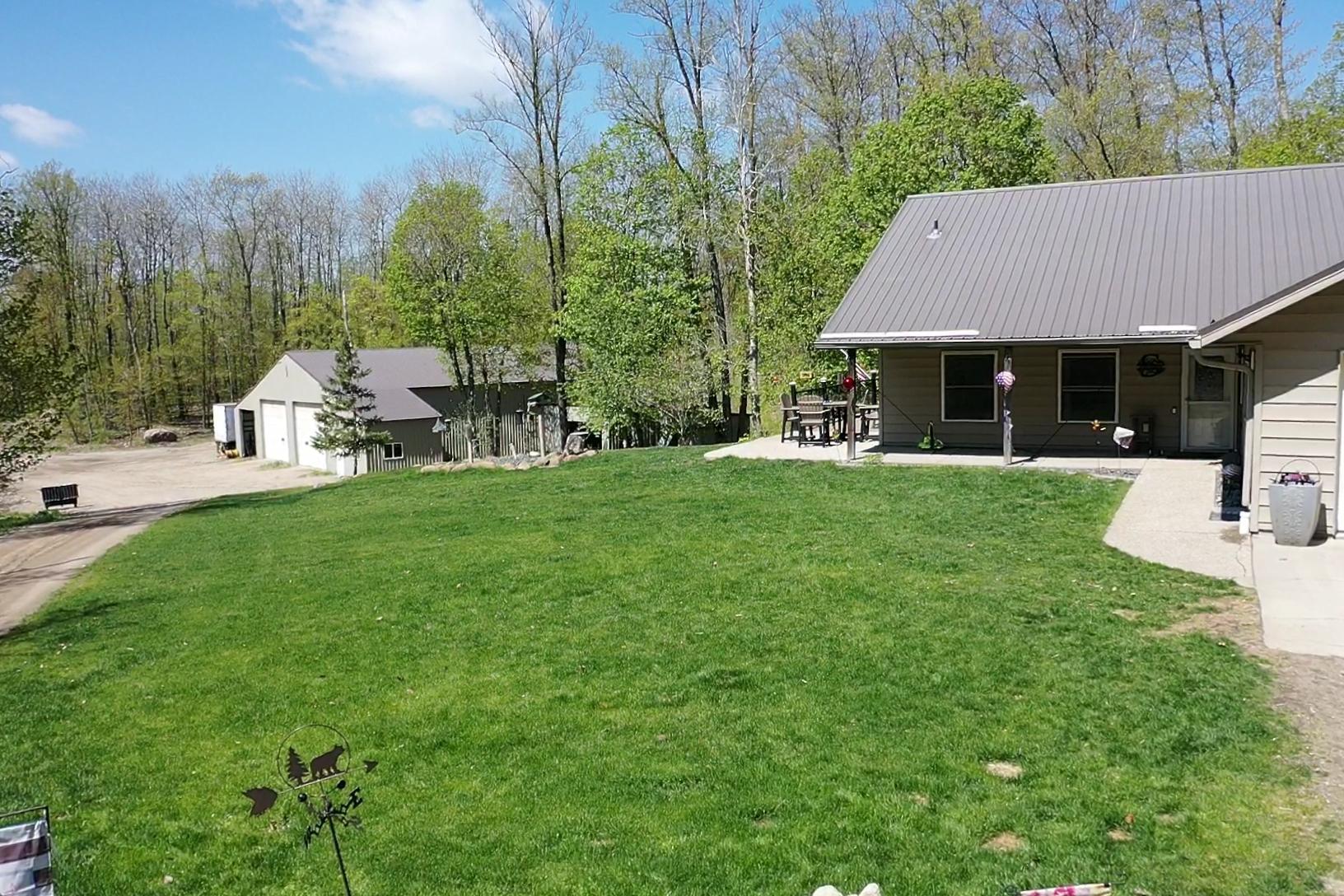 2009 single family home for sale at 48990 County Highway 17 in Vergas, MN — 4 bed, 3 bath (photo 9 of 36)