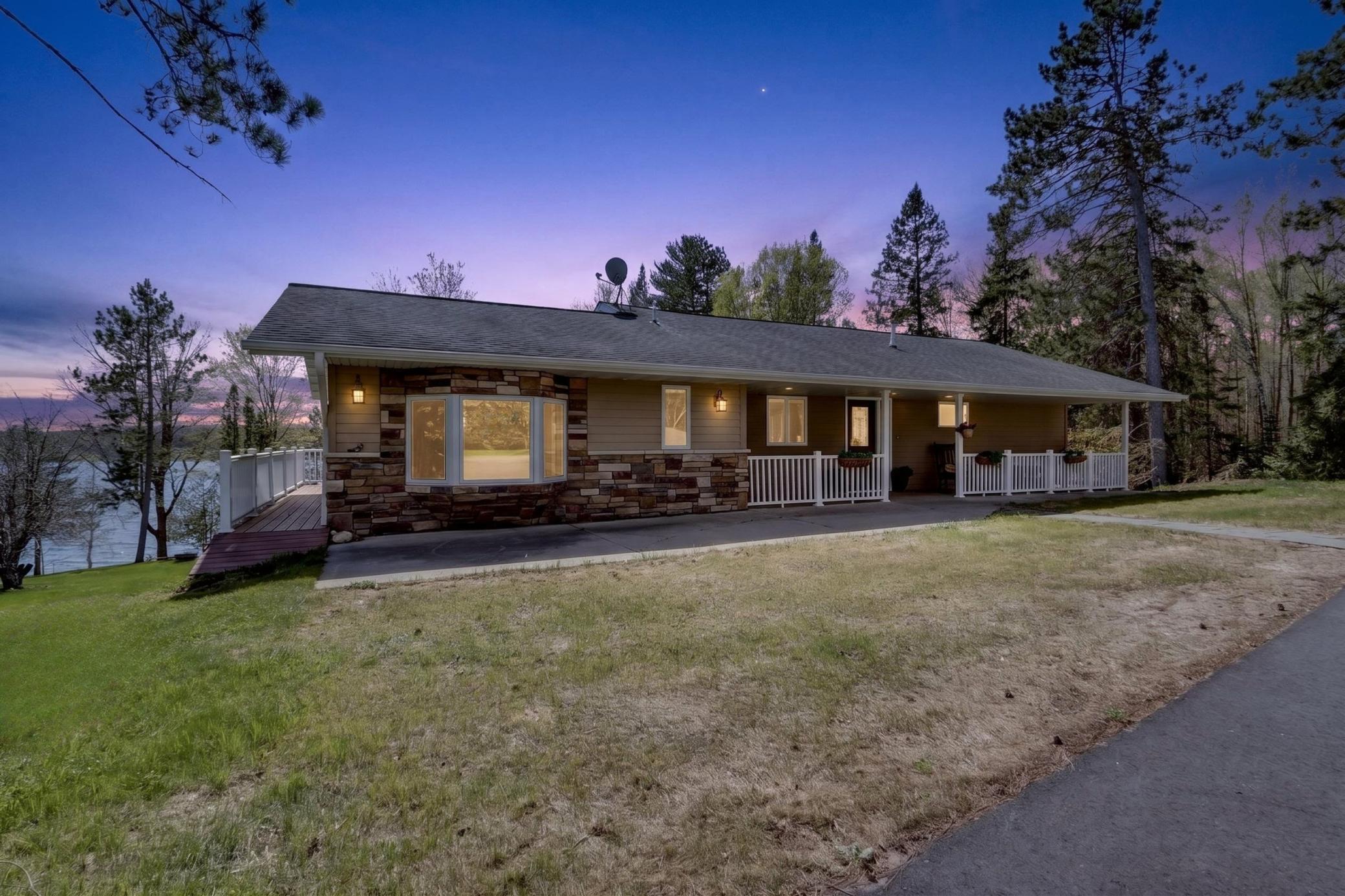1957 single family home for sale at 32139 Sunny Beach Road in Grand Rapids, MN — 4 bed, 2 bath (photo 6 of 86)