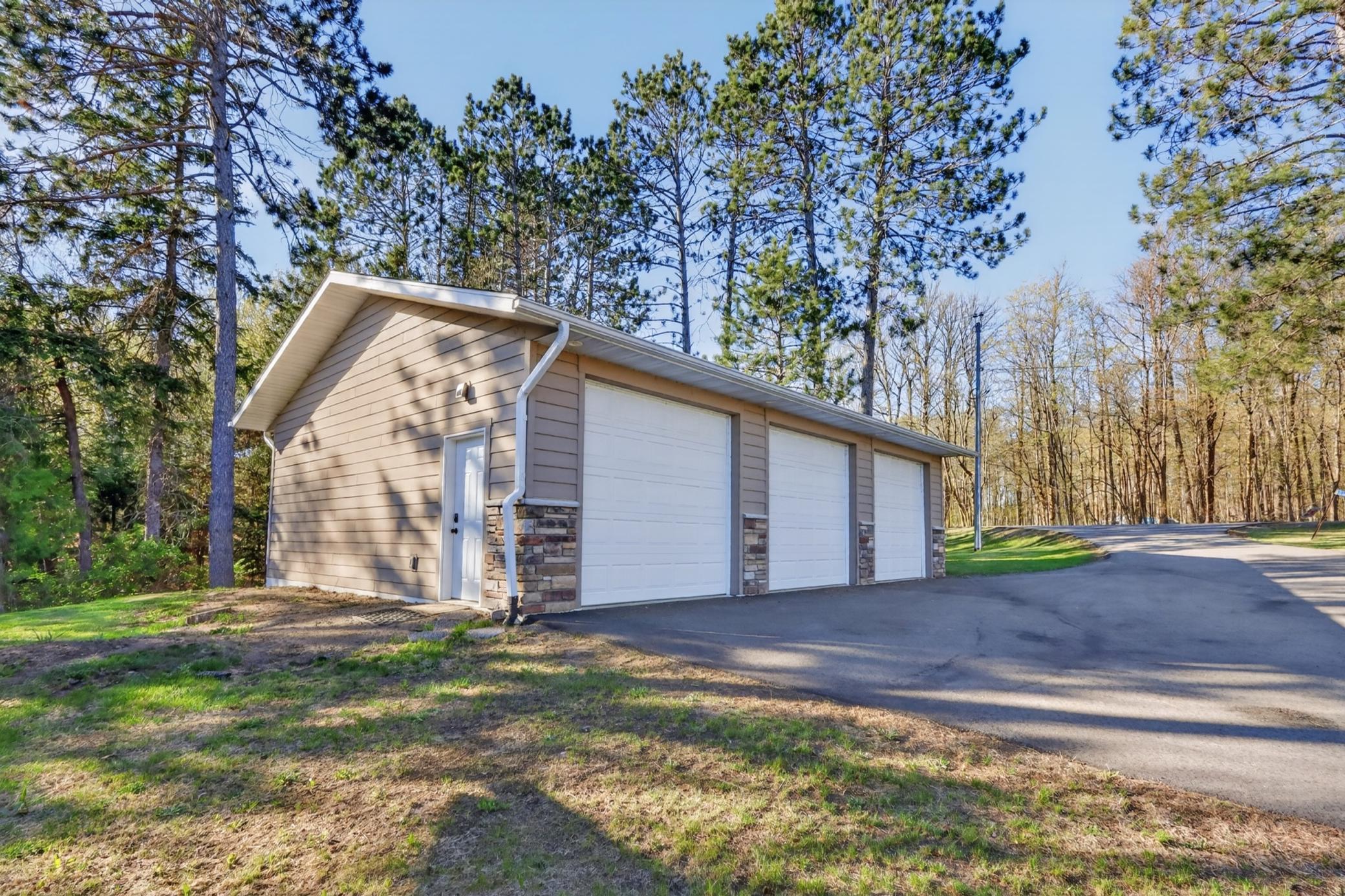 1957 single family home for sale at 32139 Sunny Beach Road in Grand Rapids, MN — 4 bed, 2 bath (photo 55 of 86)