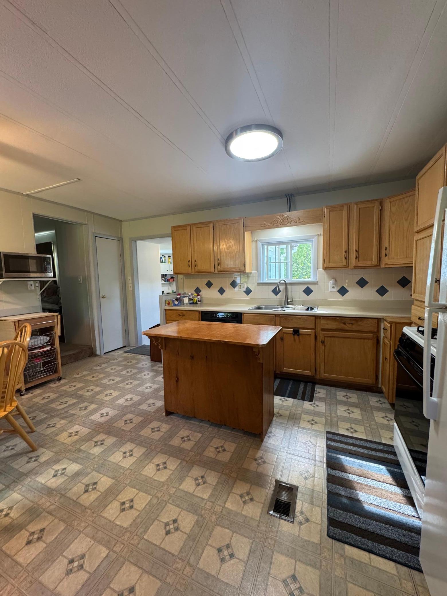 1972 single family home for sale at 41142 County Road 336 in Bovey, MN — 2 bed, 1 bath (photo 12 of 29)