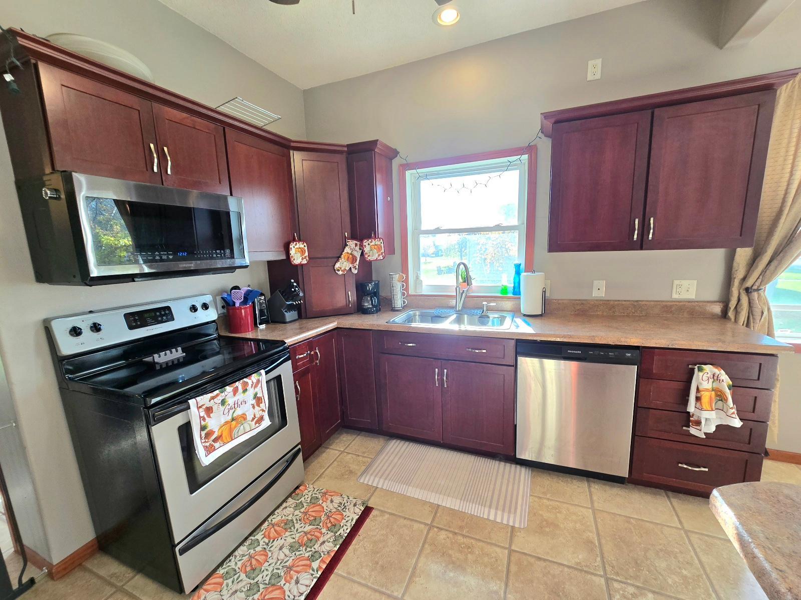 337 2nd Avenue E, Halstad MN 56548 - Photo 12 of 38