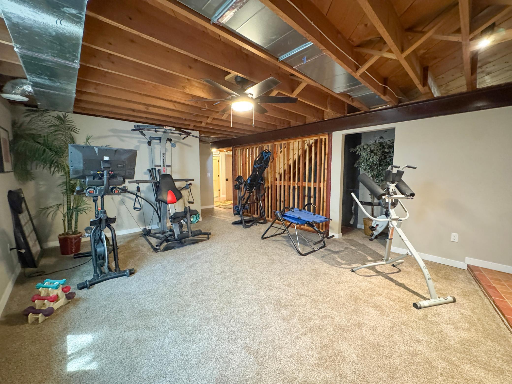 1953 single family home for sale at 1020 W Lincoln Avenue in Fergus Falls, MN — 5 bed, 2 bath (photo 21 of 39)