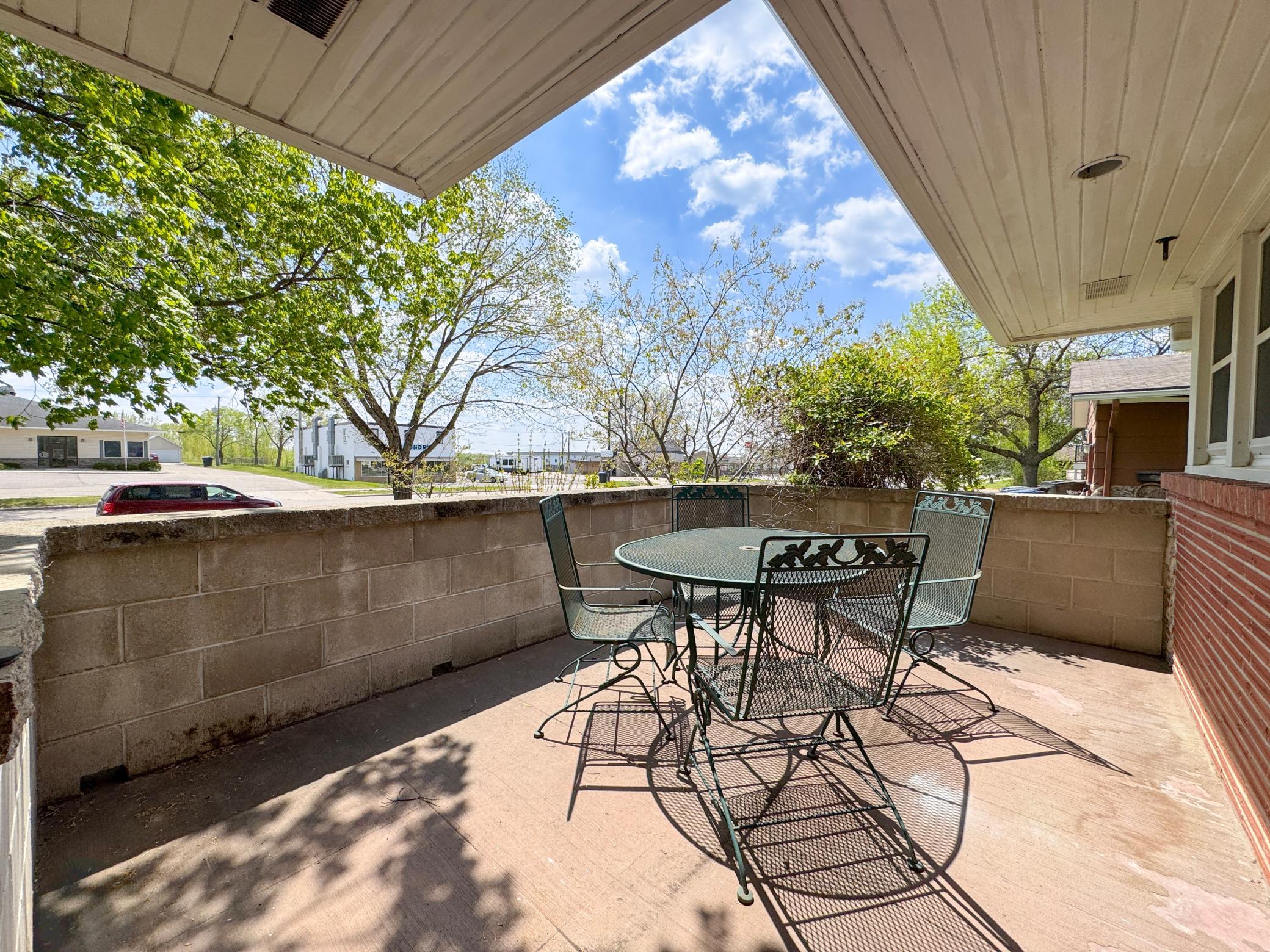 1953 single family home for sale at 1020 W Lincoln Avenue in Fergus Falls, MN — 5 bed, 2 bath (photo 31 of 39)