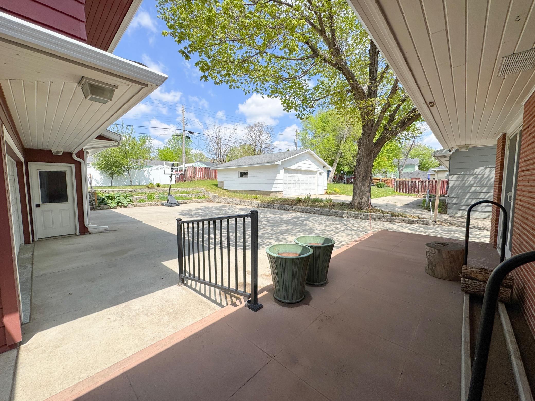 1953 single family home for sale at 1020 W Lincoln Avenue in Fergus Falls, MN — 5 bed, 2 bath (photo 35 of 39)