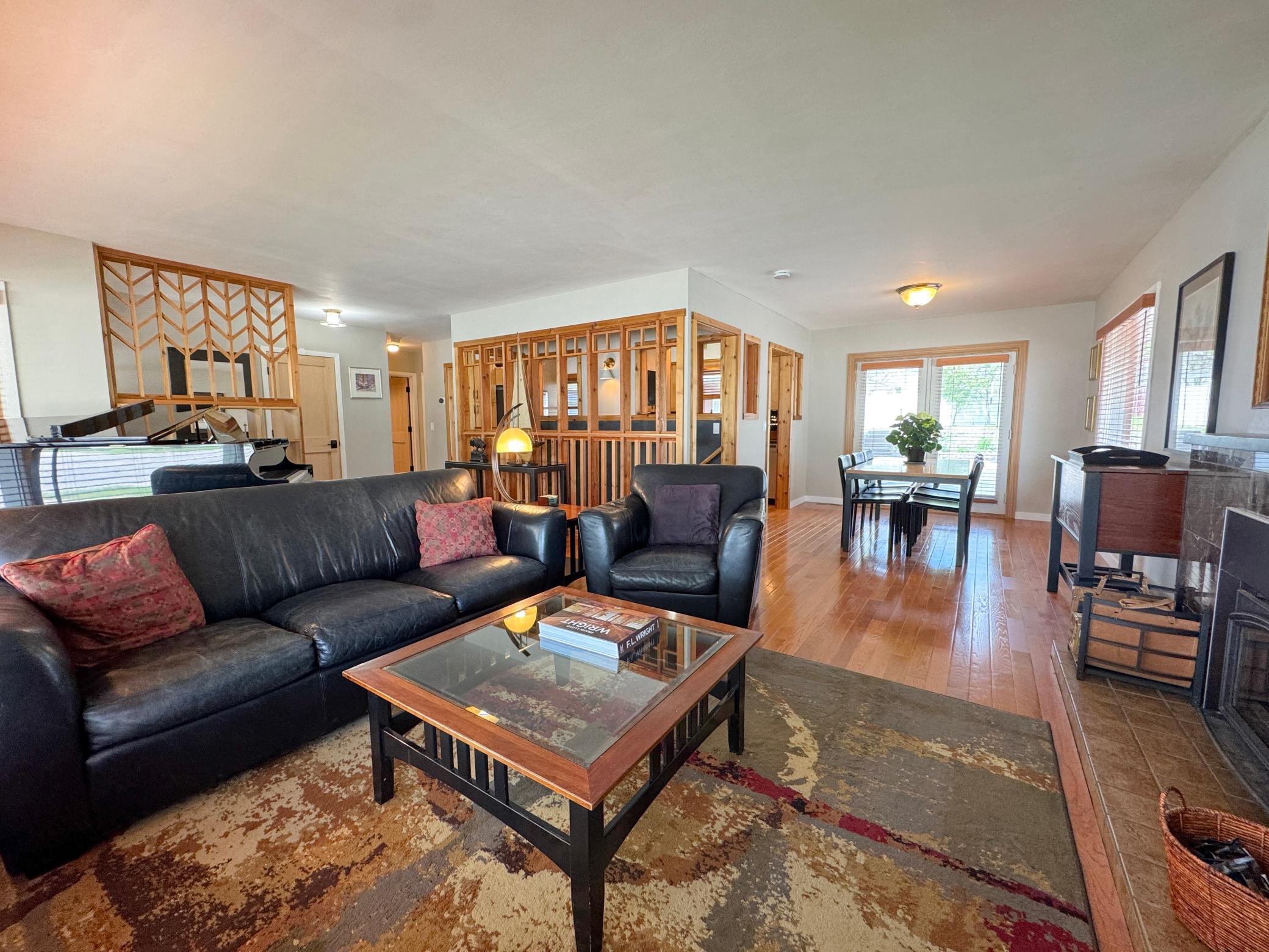 1953 single family home for sale at 1020 W Lincoln Avenue in Fergus Falls, MN — 5 bed, 2 bath (photo 5 of 39)