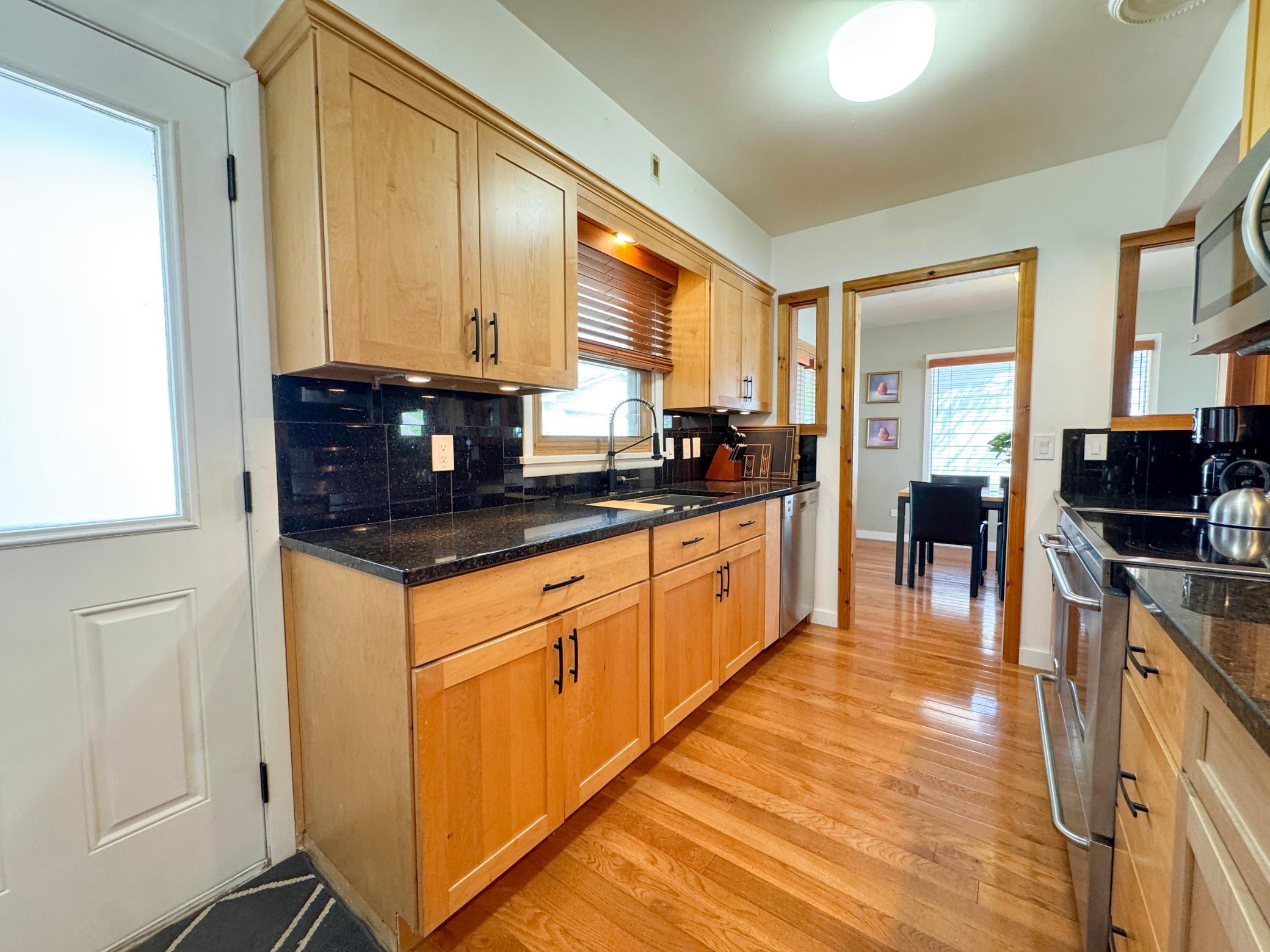 1953 single family home for sale at 1020 W Lincoln Avenue in Fergus Falls, MN — 5 bed, 2 bath (photo 8 of 39)
