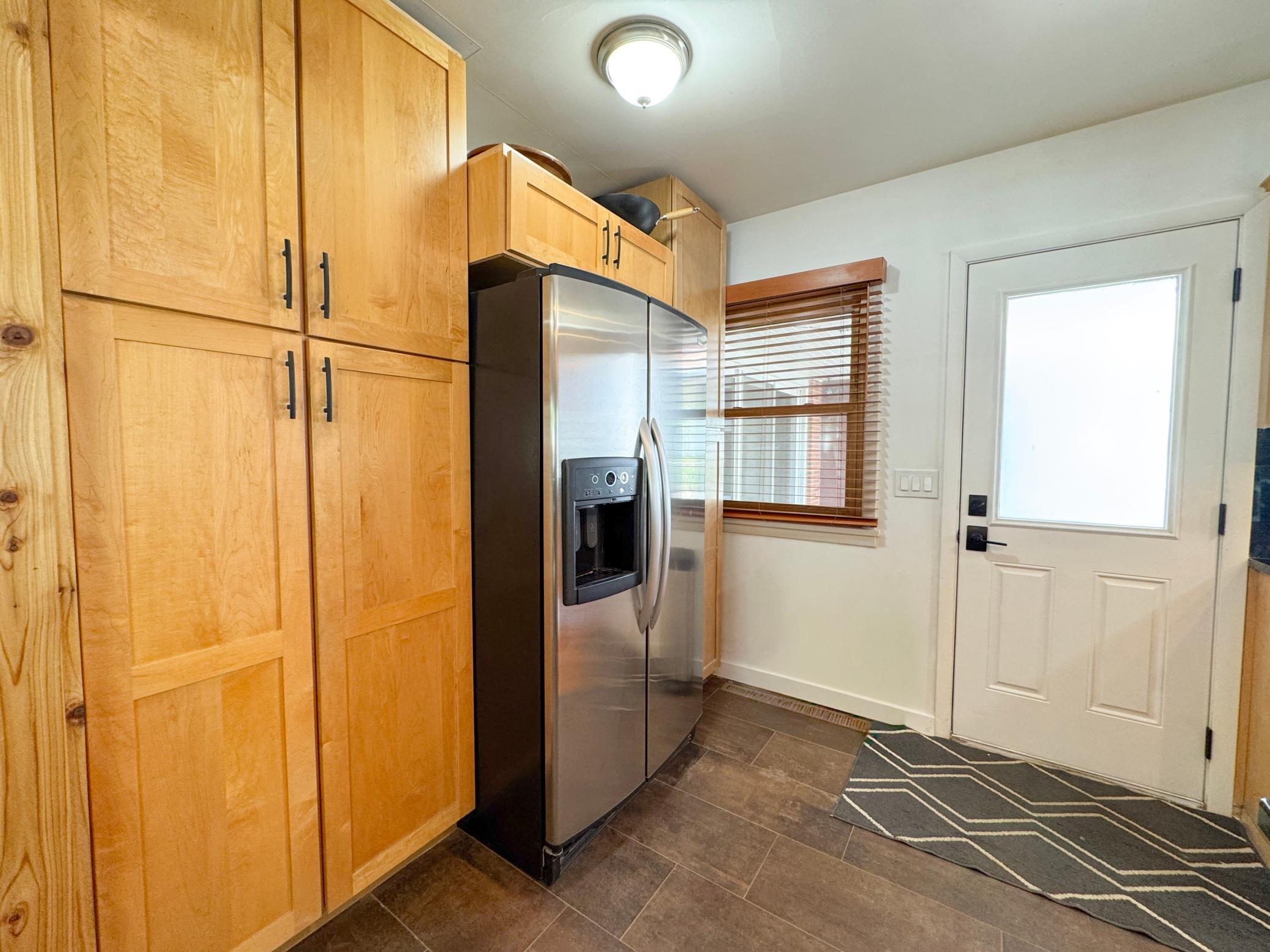 1953 single family home for sale at 1020 W Lincoln Avenue in Fergus Falls, MN — 5 bed, 2 bath (photo 9 of 39)