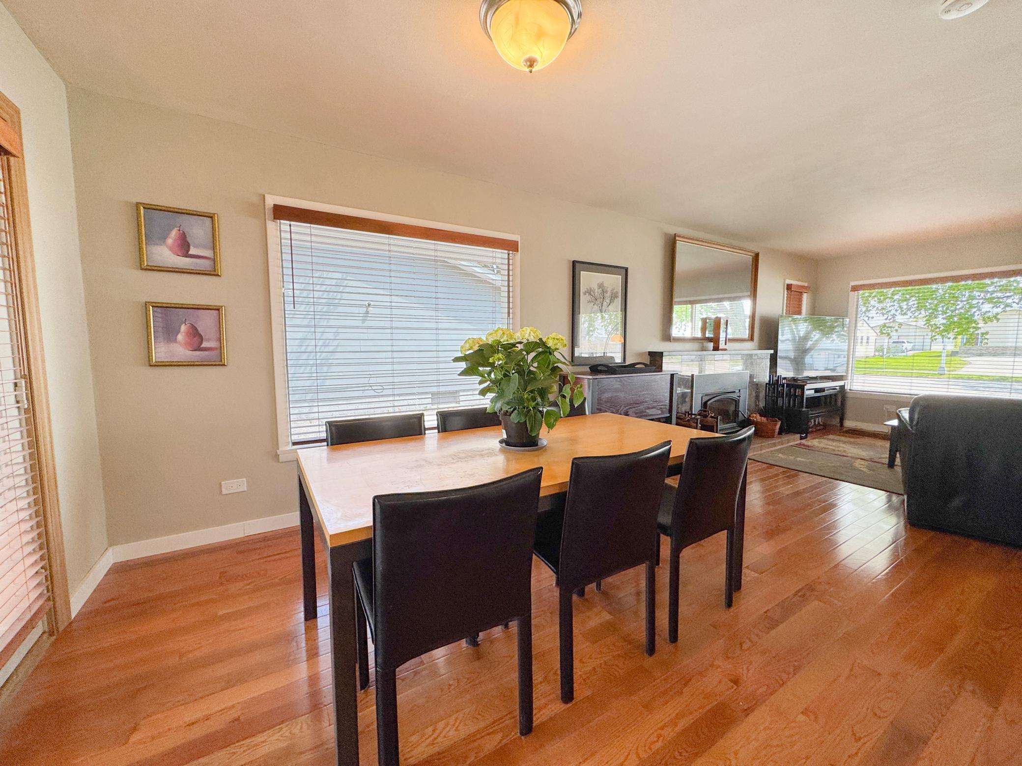 1953 single family home for sale at 1020 W Lincoln Avenue in Fergus Falls, MN — 5 bed, 2 bath (photo 10 of 39)
