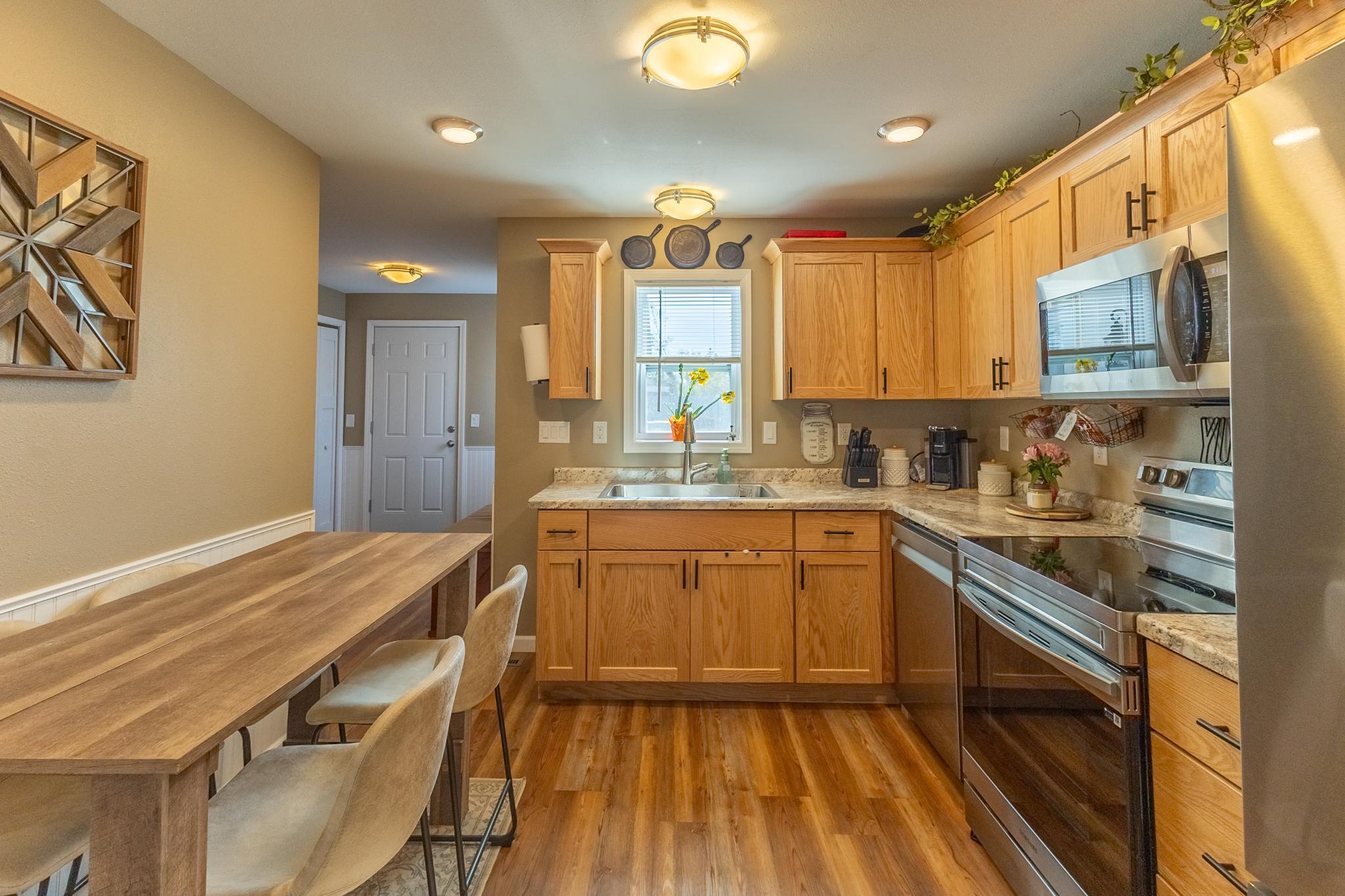 1920 single family home for sale at 412 Grant Avenue SE in Bemidji, MN — 3 bed, 1 bath (photo 12 of 40)