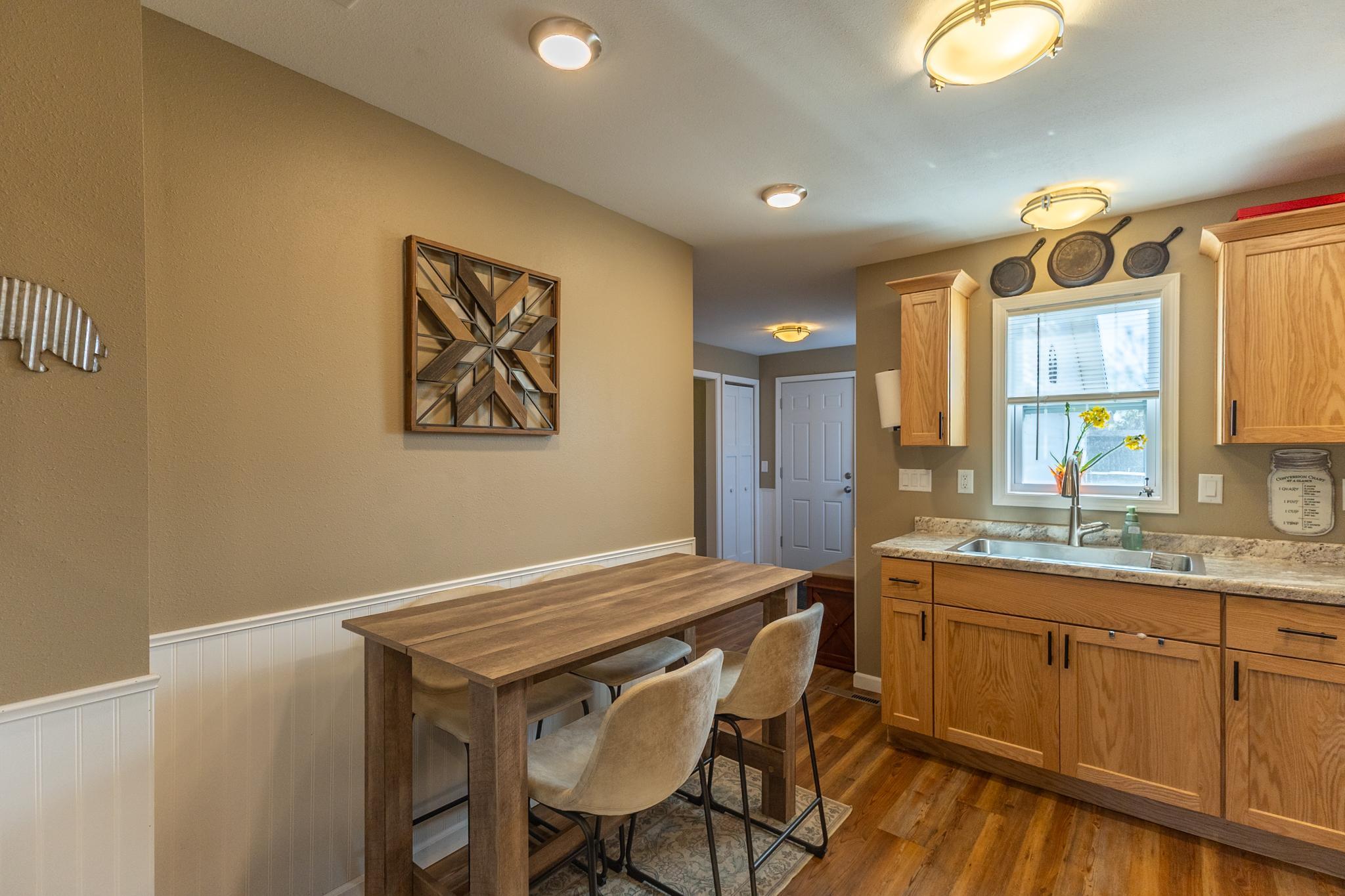 1920 single family home for sale at 412 Grant Avenue SE in Bemidji, MN — 3 bed, 1 bath (photo 13 of 40)
