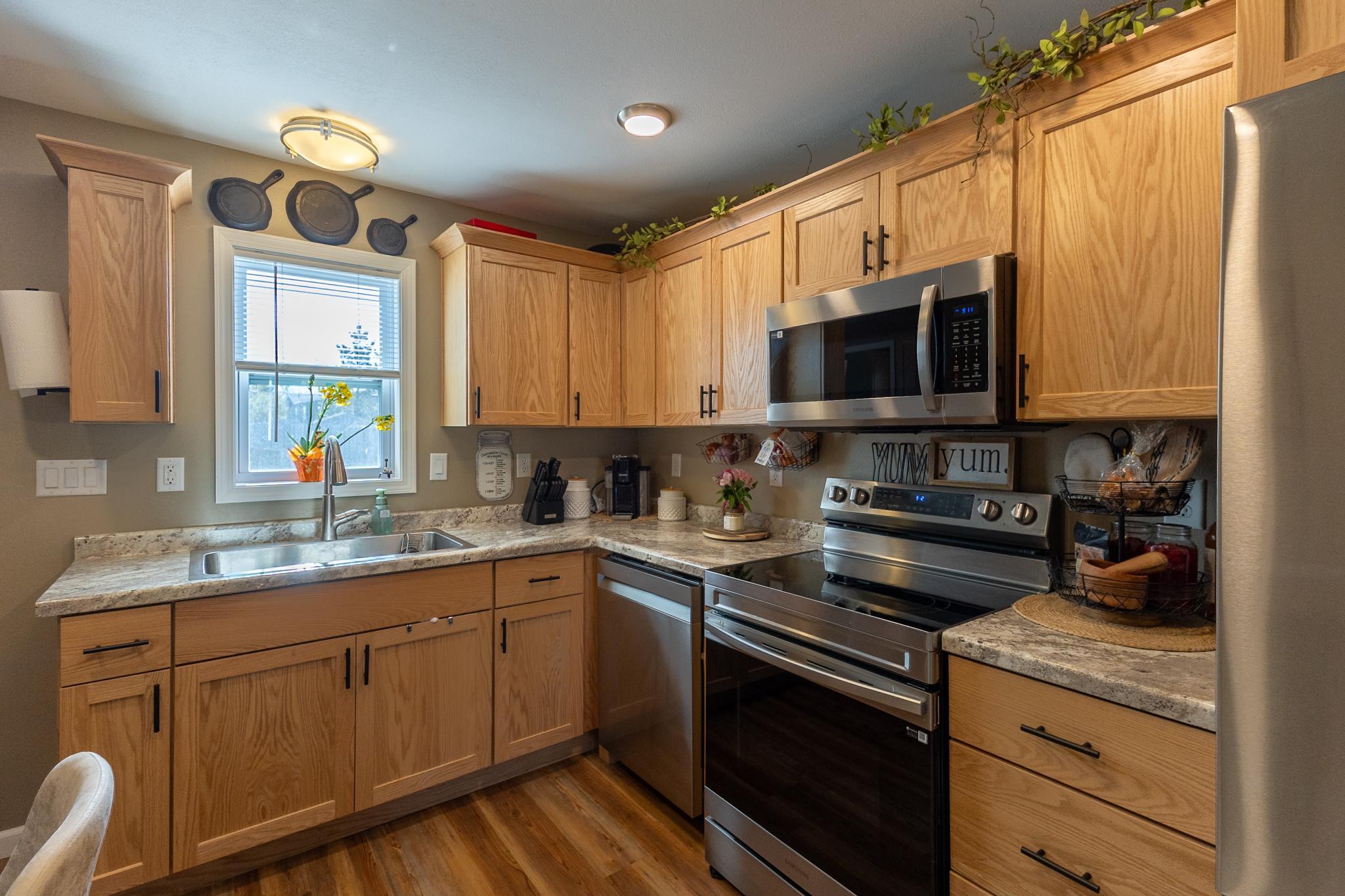 1920 single family home for sale at 412 Grant Avenue SE in Bemidji, MN — 3 bed, 1 bath (photo 14 of 40)