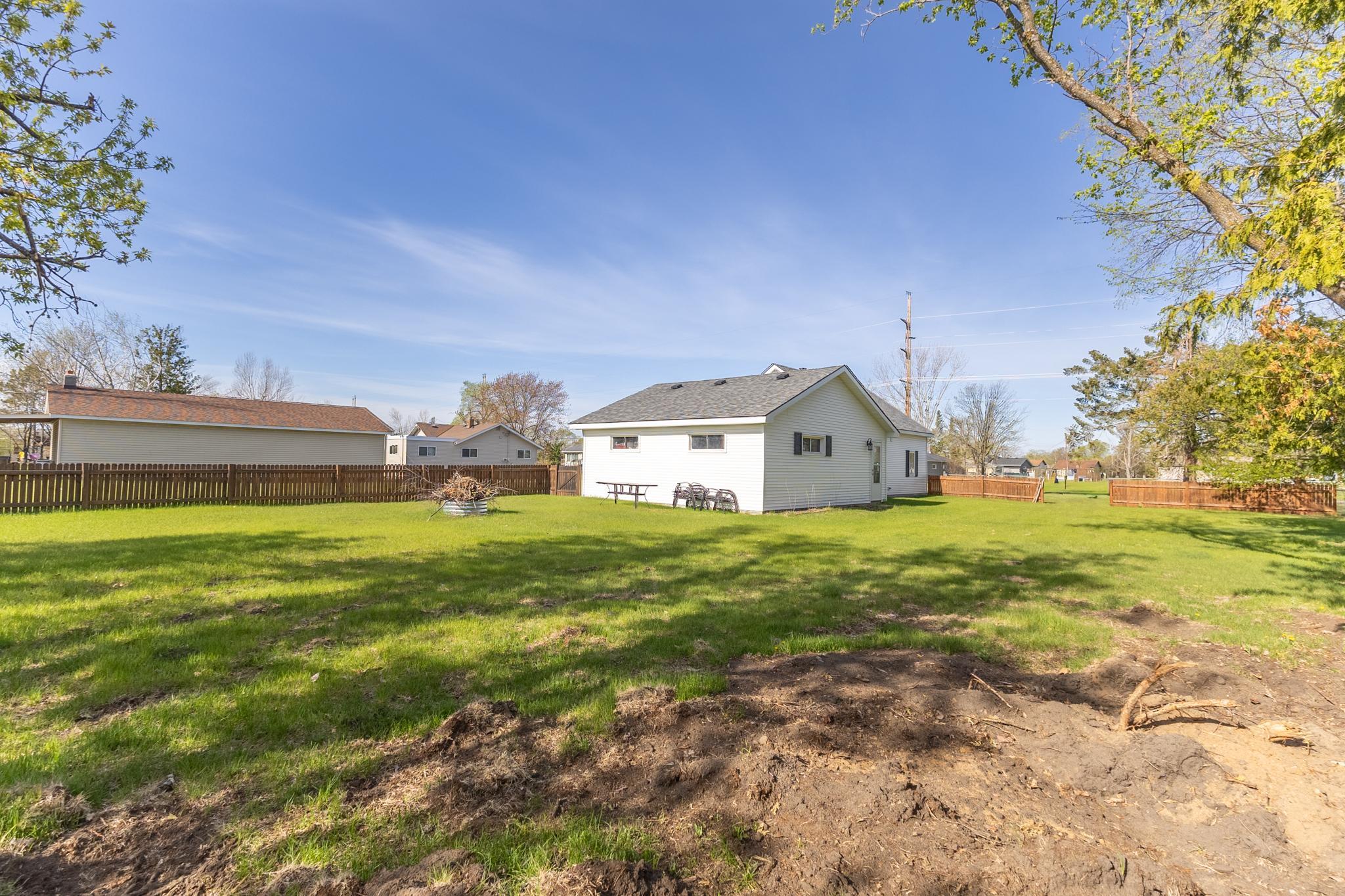 1920 single family home for sale at 412 Grant Avenue SE in Bemidji, MN — 3 bed, 1 bath (photo 38 of 40)