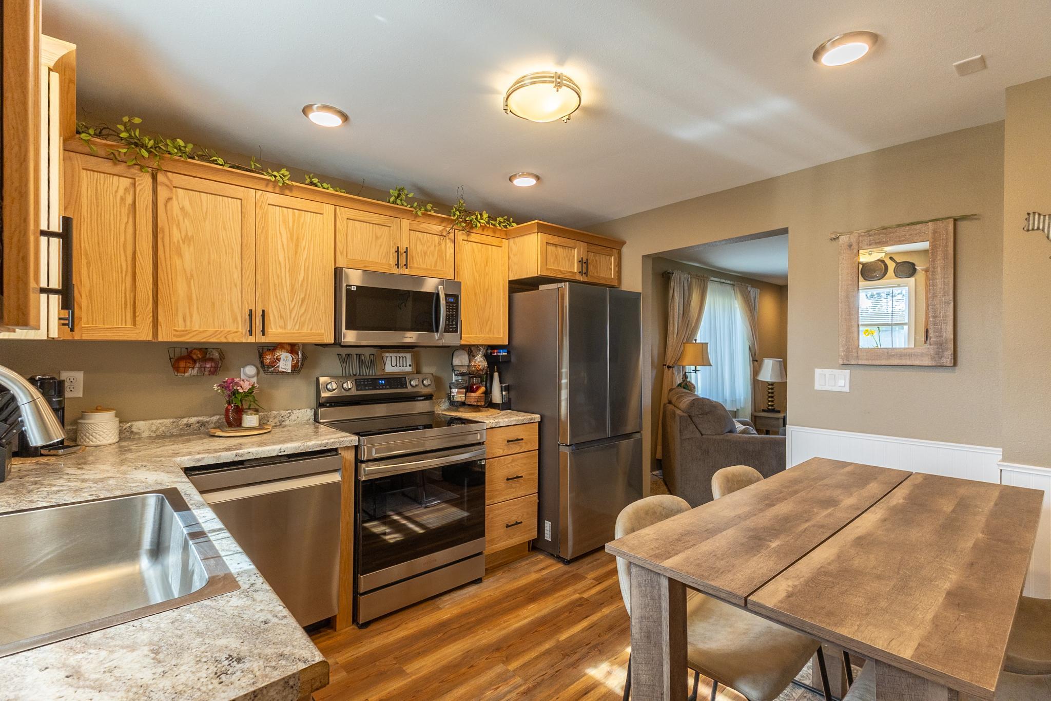 1920 single family home for sale at 412 Grant Avenue SE in Bemidji, MN — 3 bed, 1 bath (photo 10 of 40)