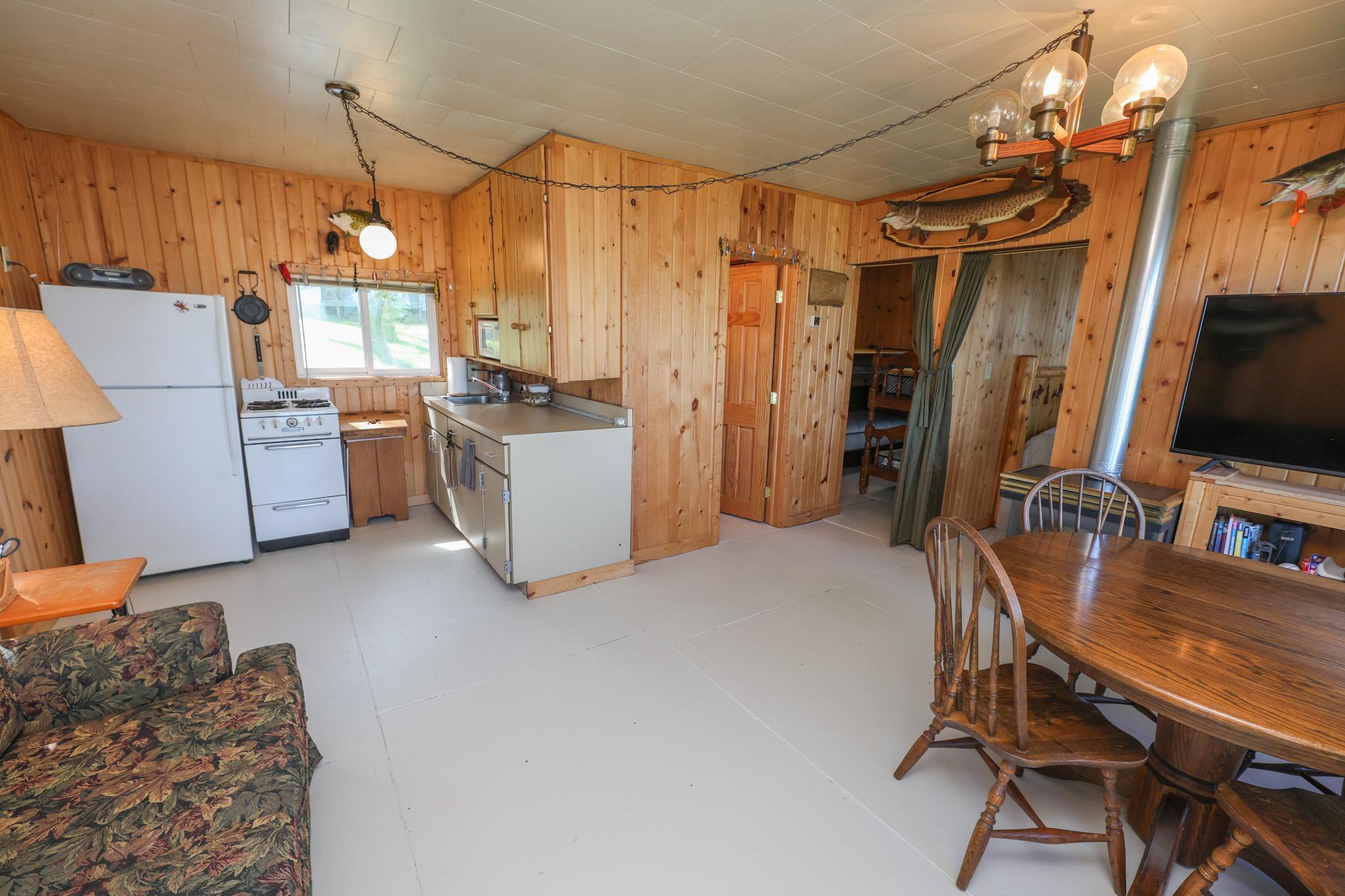 1970 single family home for sale at 7687 Lindgren Way SW in Alexandria, MN — 5 bed, 3 bath (photo 15 of 64)