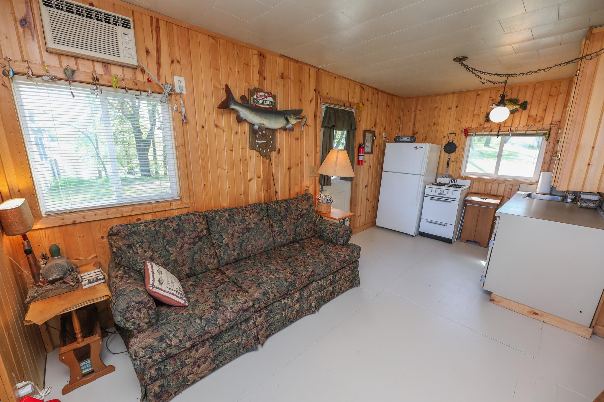 1970 single family home for sale at 7687 Lindgren Way SW in Alexandria, MN — 5 bed, 3 bath (photo 16 of 64)