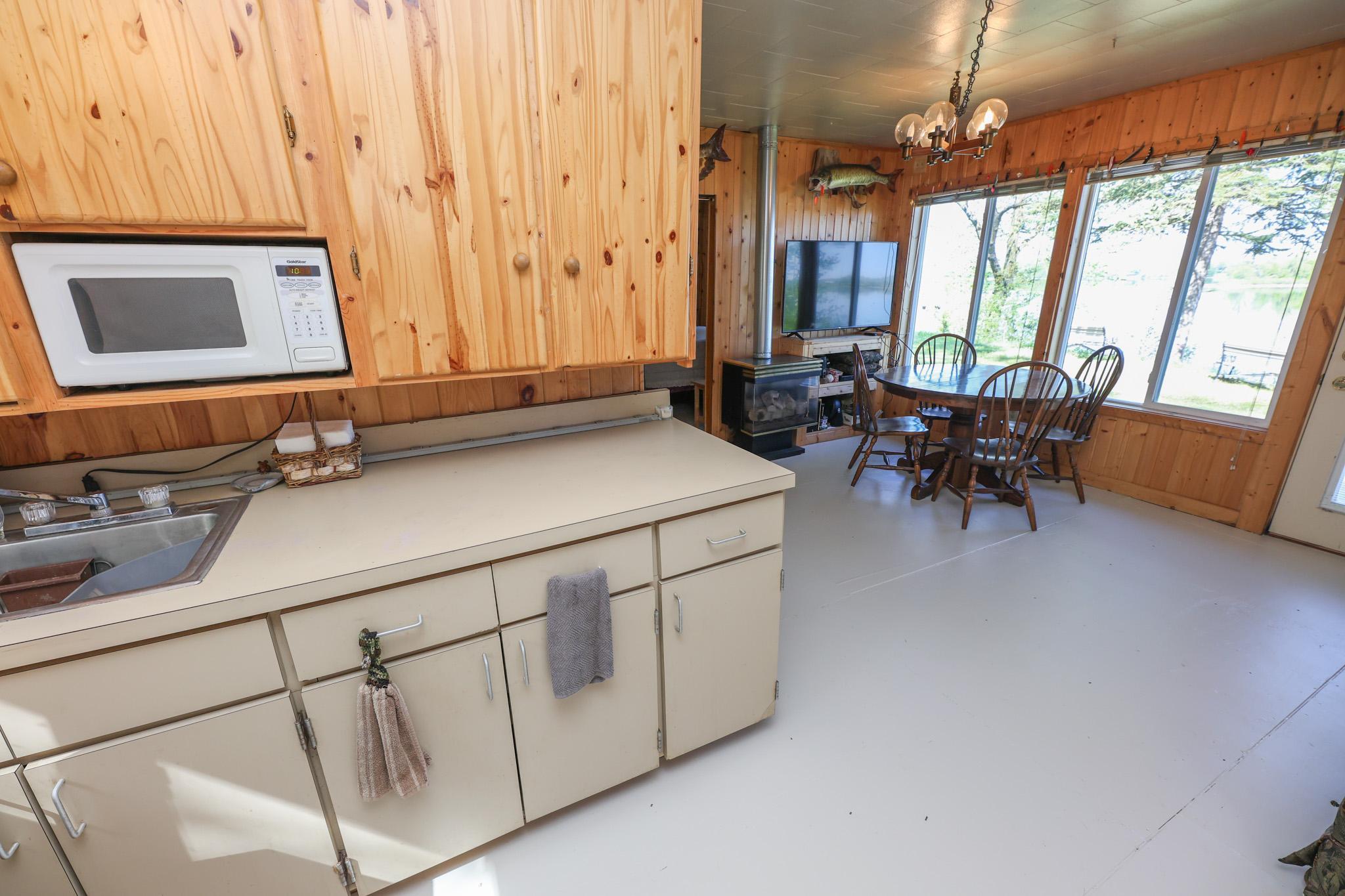 1970 single family home for sale at 7687 Lindgren Way SW in Alexandria, MN — 5 bed, 3 bath (photo 18 of 64)