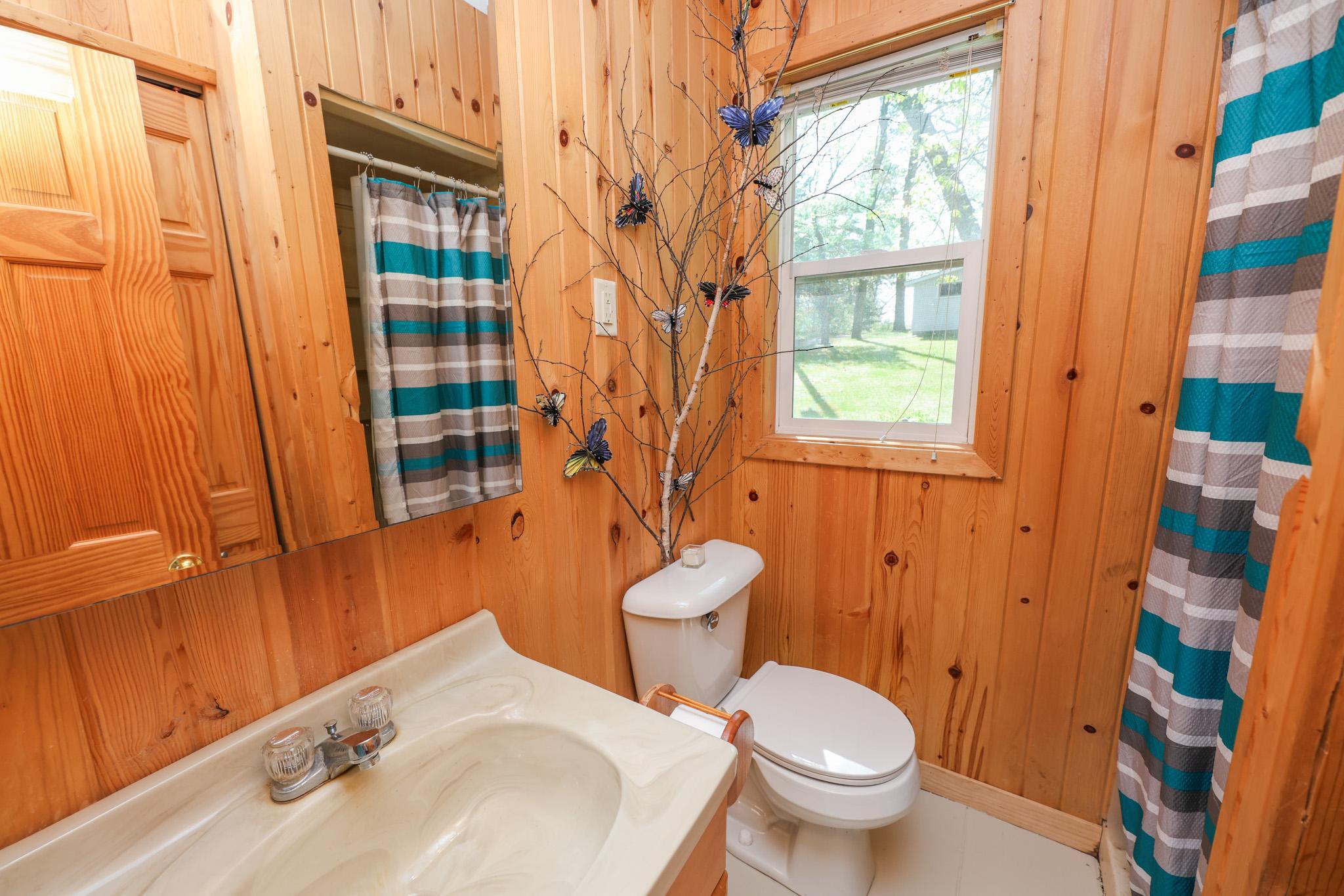 1970 single family home for sale at 7687 Lindgren Way SW in Alexandria, MN — 5 bed, 3 bath (photo 24 of 64)