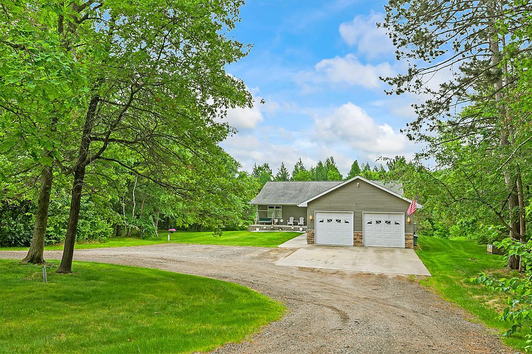 2006 single family home for sale at 11672 147th Avenue in Menahga, MN — 4 bed, 3 bath (photo 4 of 59)