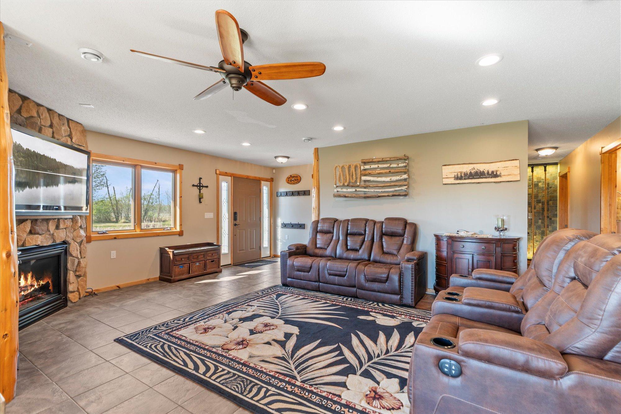 2002 single family home for sale at 33754 Pineview Lane in Crosslake, MN — 4 bed, 2 bath (photo 12 of 50)