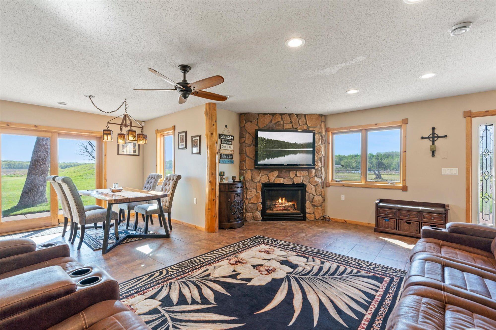 2002 single family home for sale at 33754 Pineview Lane in Crosslake, MN — 4 bed, 2 bath (photo 13 of 50)