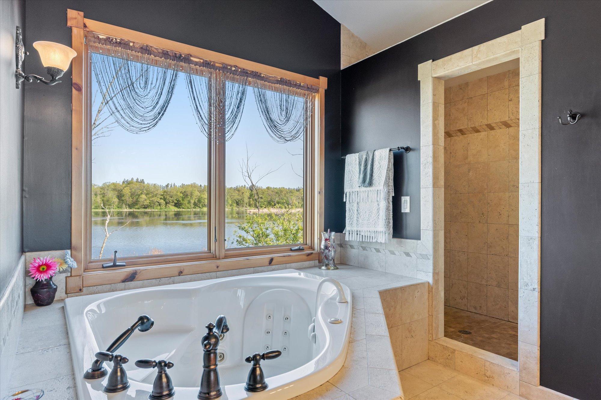 2002 single family home for sale at 33754 Pineview Lane in Crosslake, MN — 4 bed, 2 bath (photo 27 of 50)
