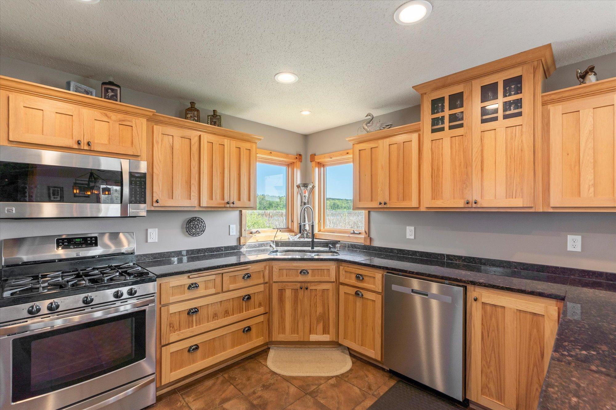 2002 single family home for sale at 33754 Pineview Lane in Crosslake, MN — 4 bed, 2 bath (photo 9 of 50)