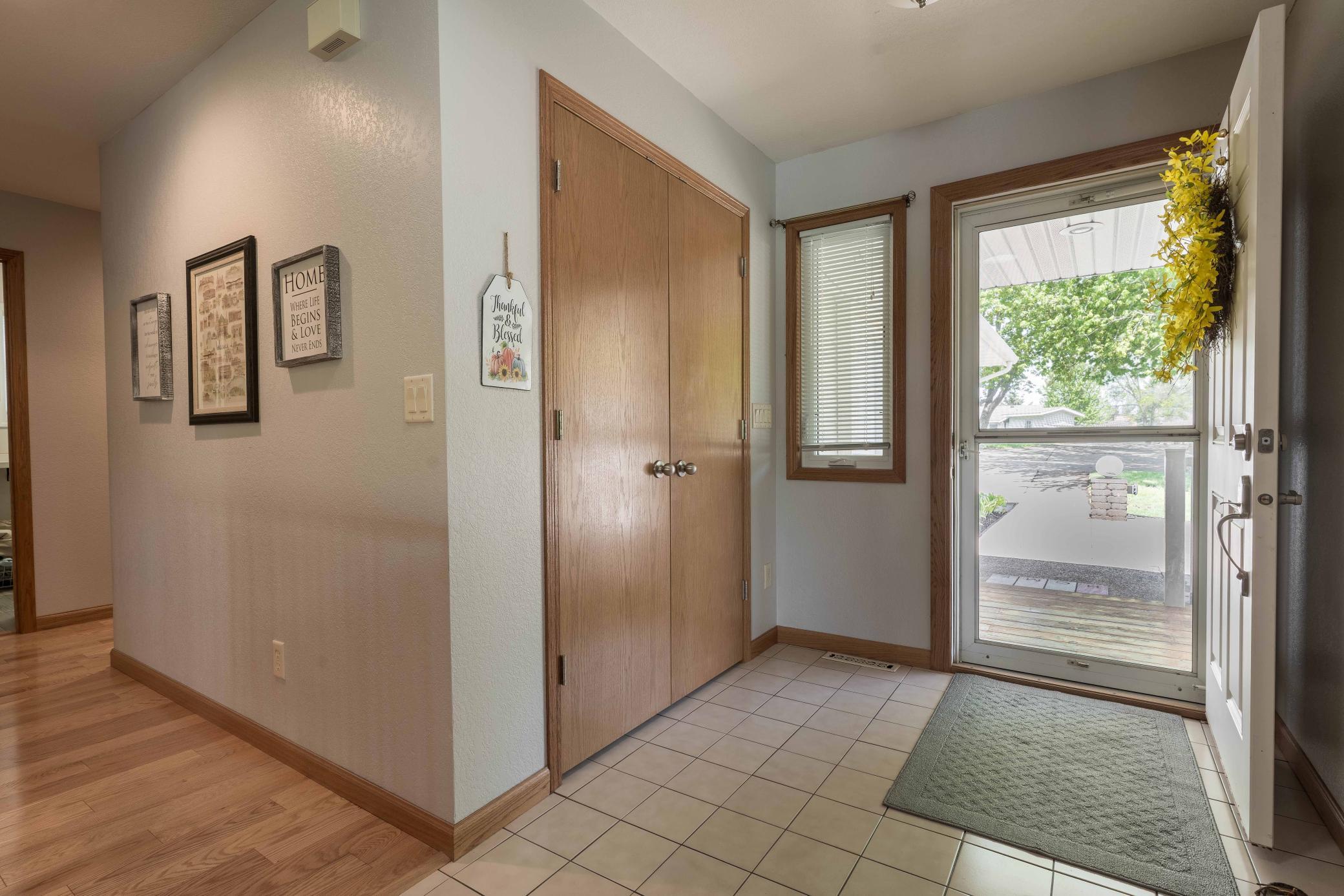 1993 single family home for sale at 124 Bethesda Street NW in Alexandria, MN — 3 bed, 2 bath (photo 13 of 63)