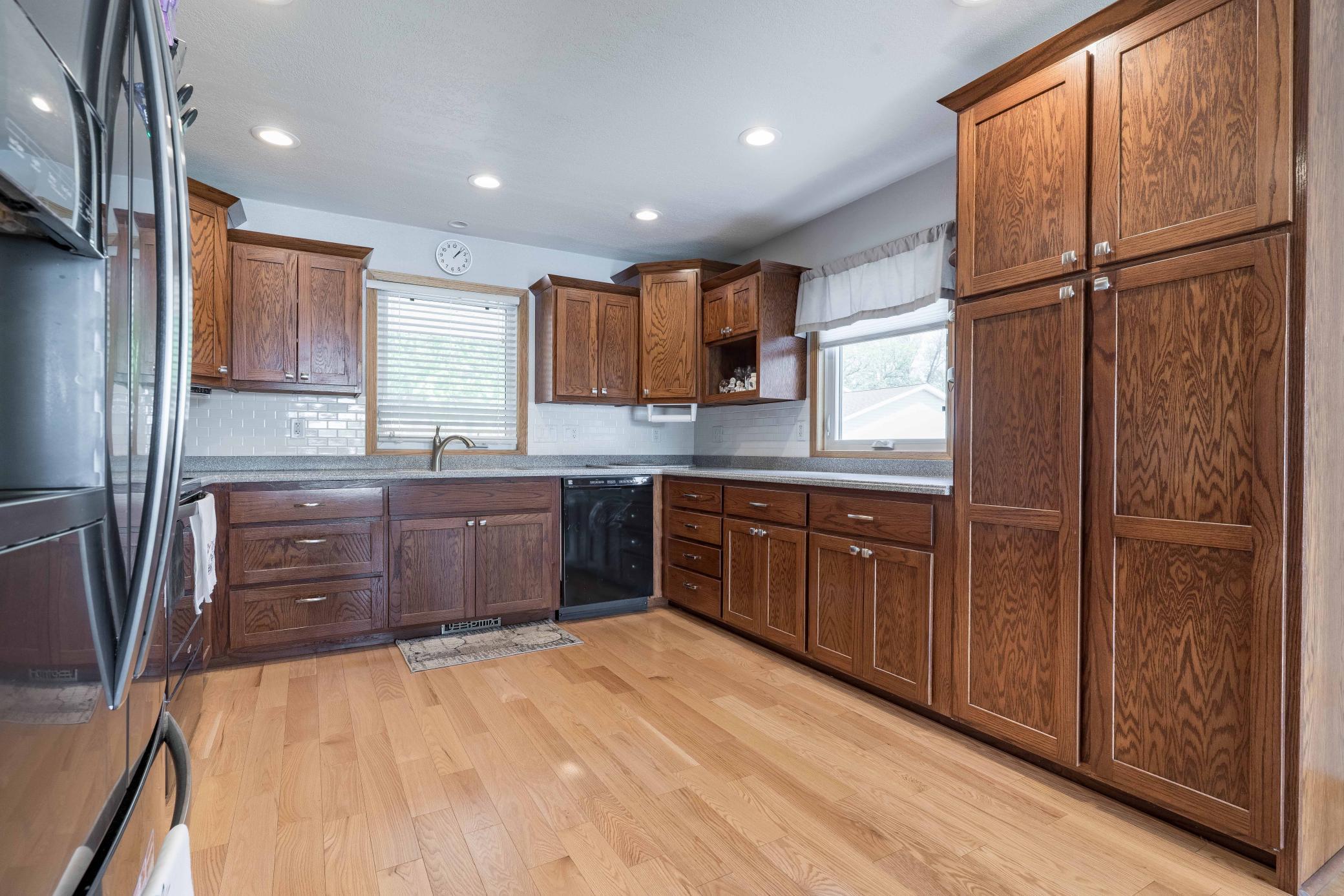 1993 single family home for sale at 124 Bethesda Street NW in Alexandria, MN — 3 bed, 2 bath (photo 19 of 63)