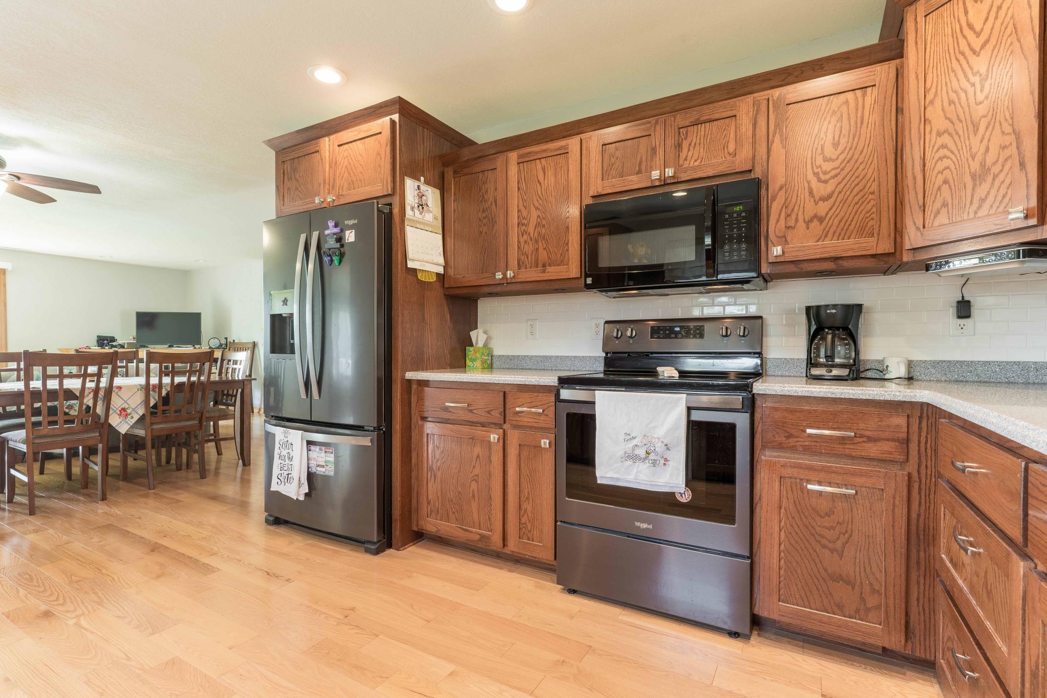 1993 single family home for sale at 124 Bethesda Street NW in Alexandria, MN — 3 bed, 2 bath (photo 20 of 63)