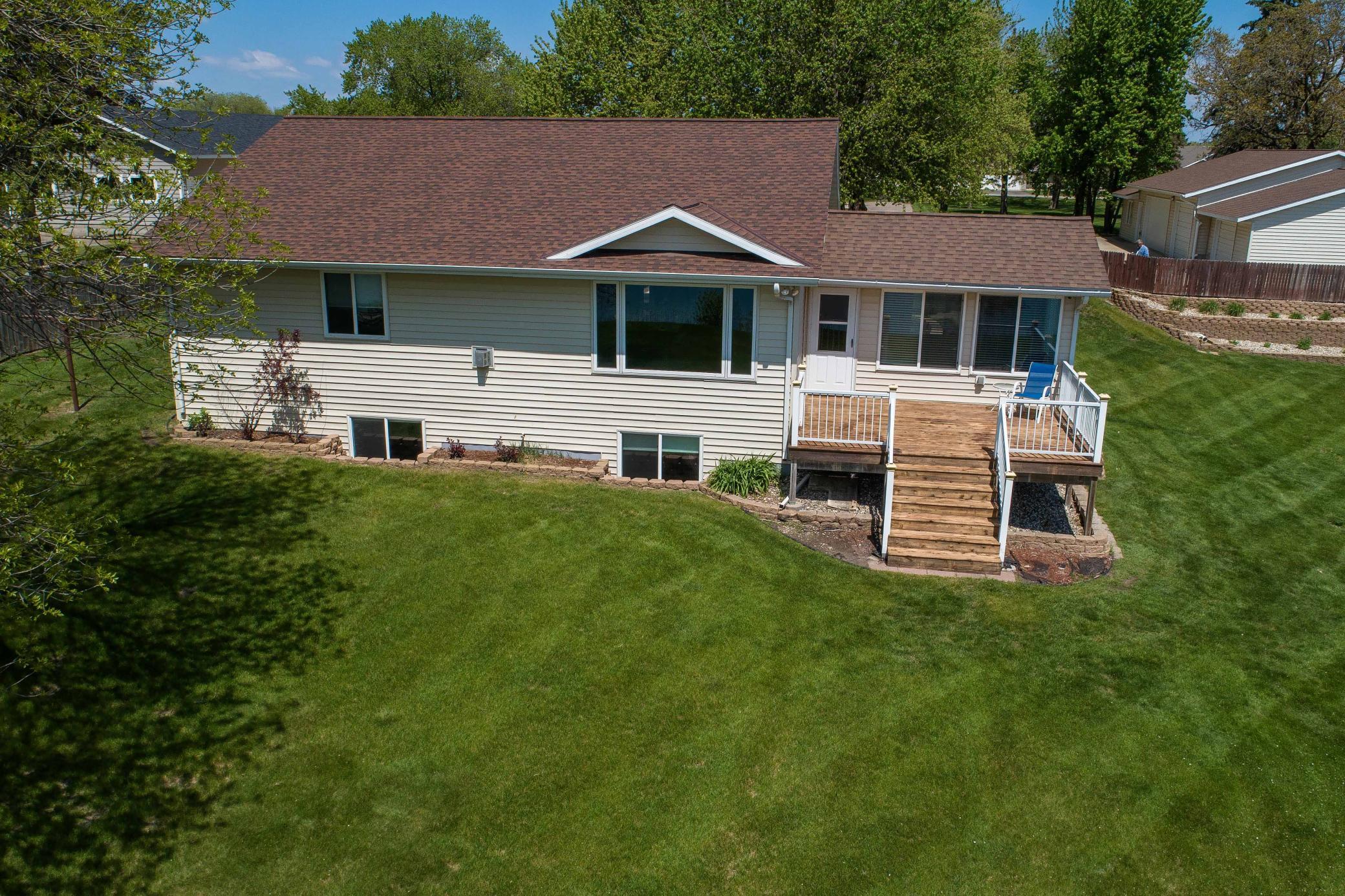1993 single family home for sale at 124 Bethesda Street NW in Alexandria, MN — 3 bed, 2 bath (photo 3 of 63)